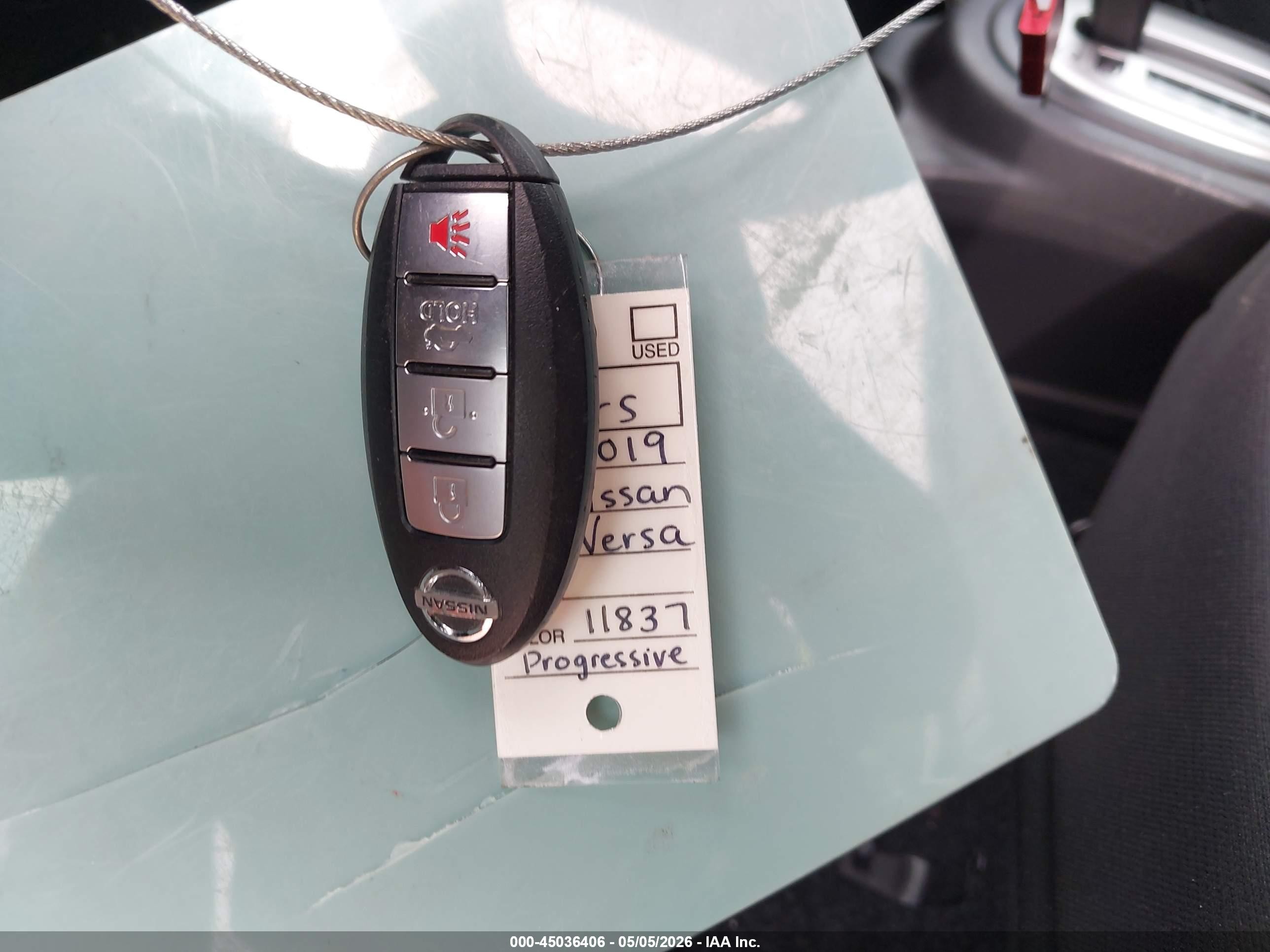 2019 Nissan Versa 1.6 Sv Серебряный vin: 3N1CN7AP3KL820505