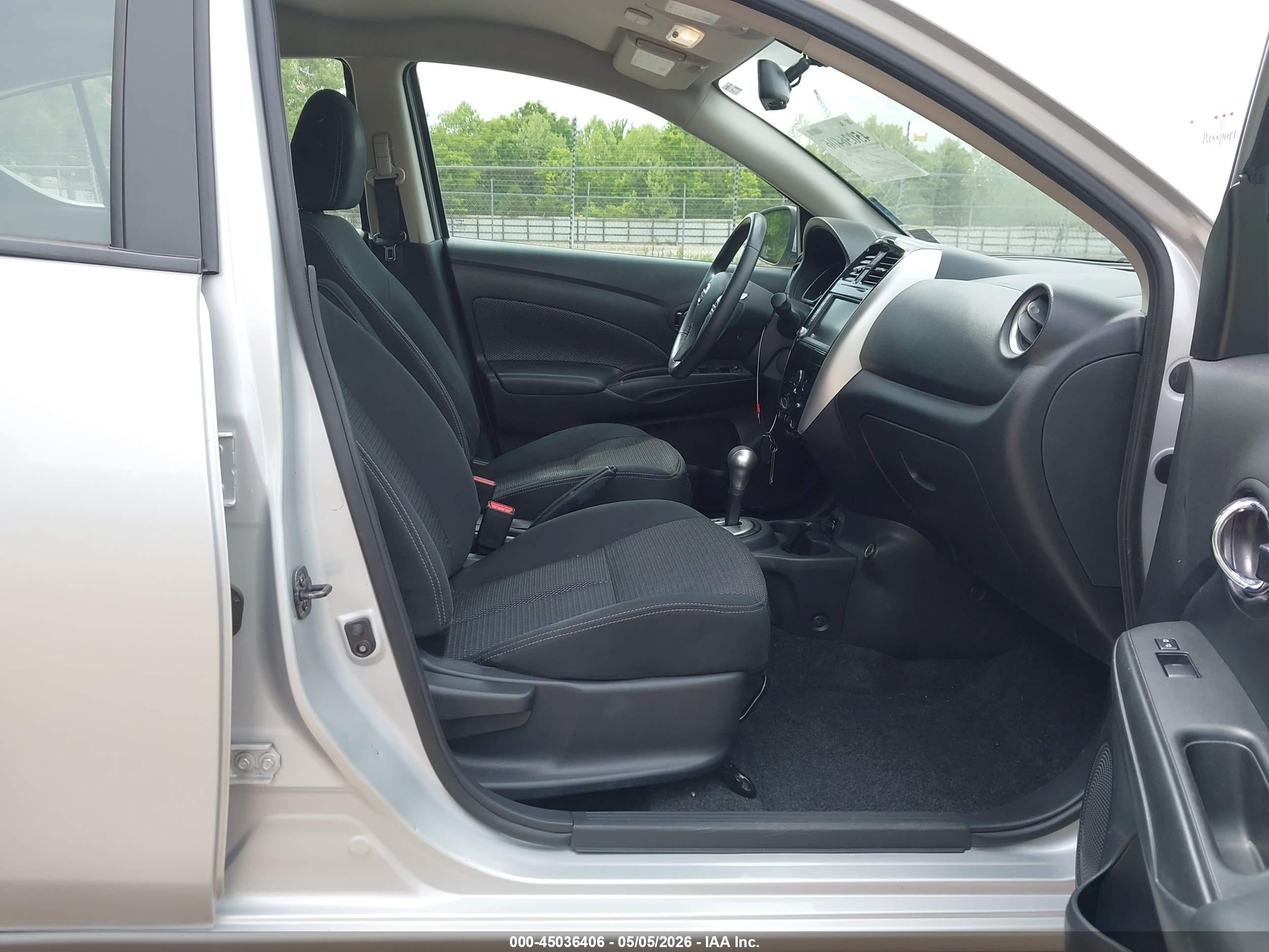 2019 Nissan Versa 1.6 Sv Серебряный vin: 3N1CN7AP3KL820505