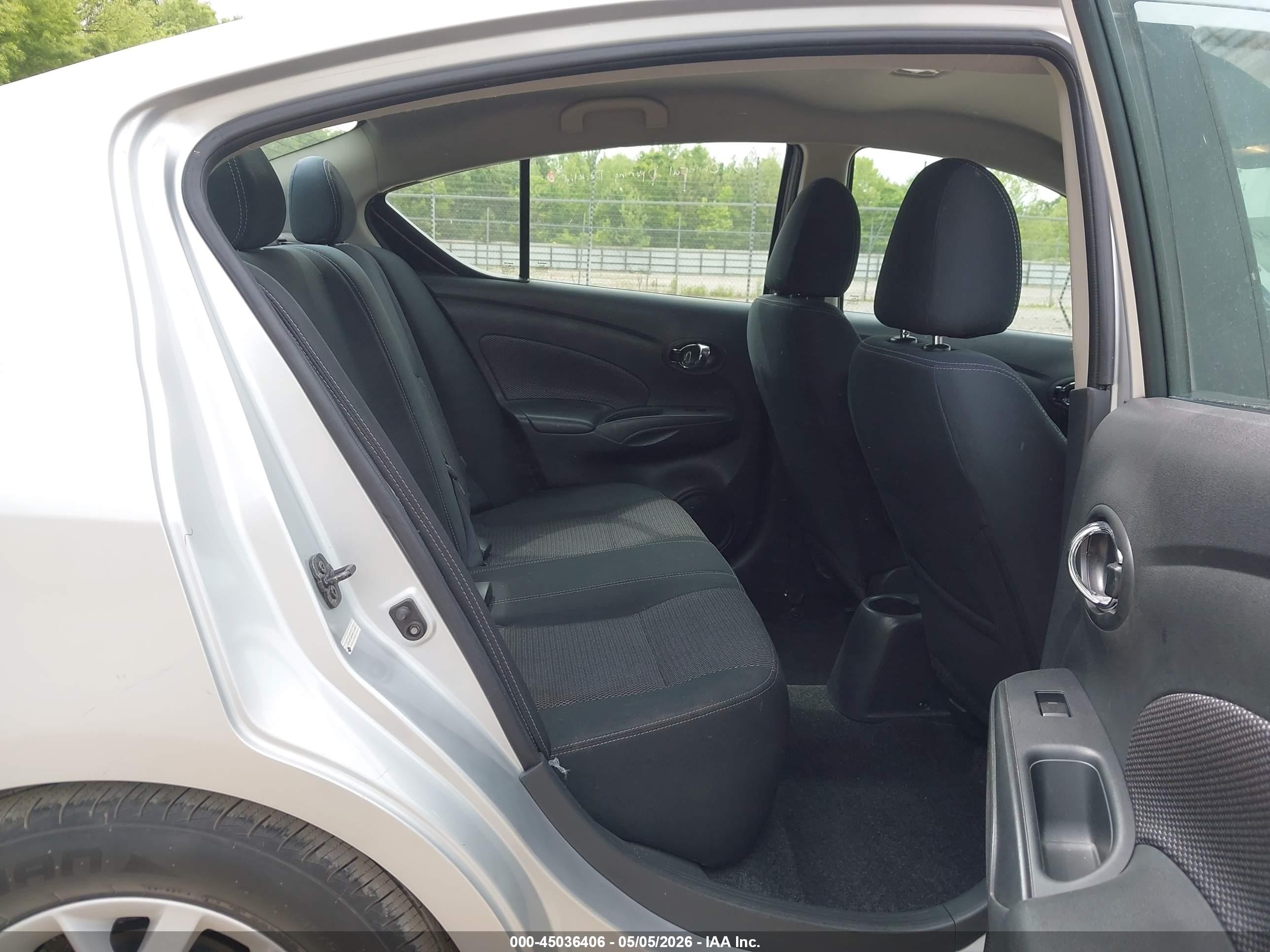 2019 Nissan Versa 1.6 Sv Серебряный vin: 3N1CN7AP3KL820505