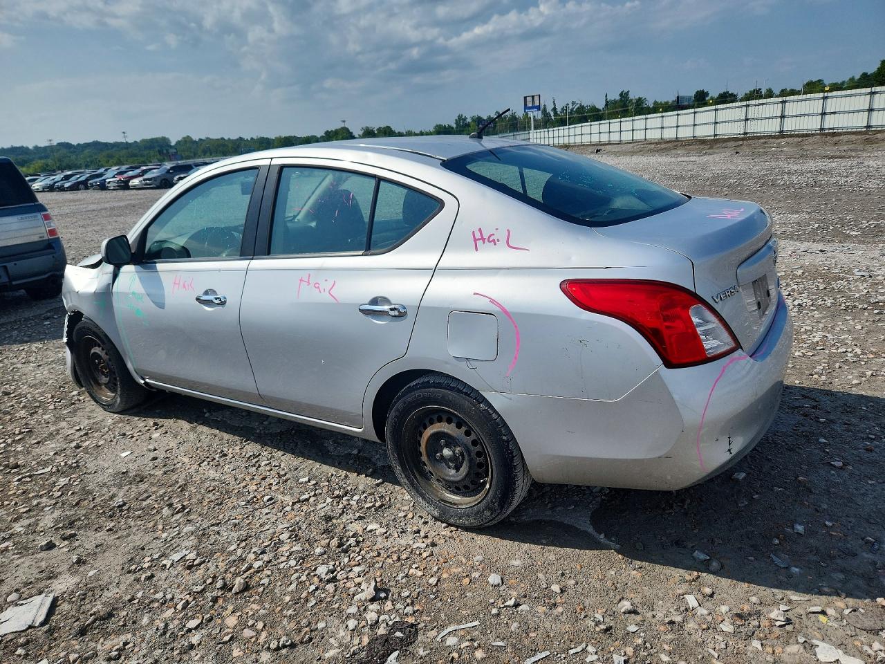 2012 Nissan Versa 1.6 S Silver vin: 3N1CN7AP4CL818280