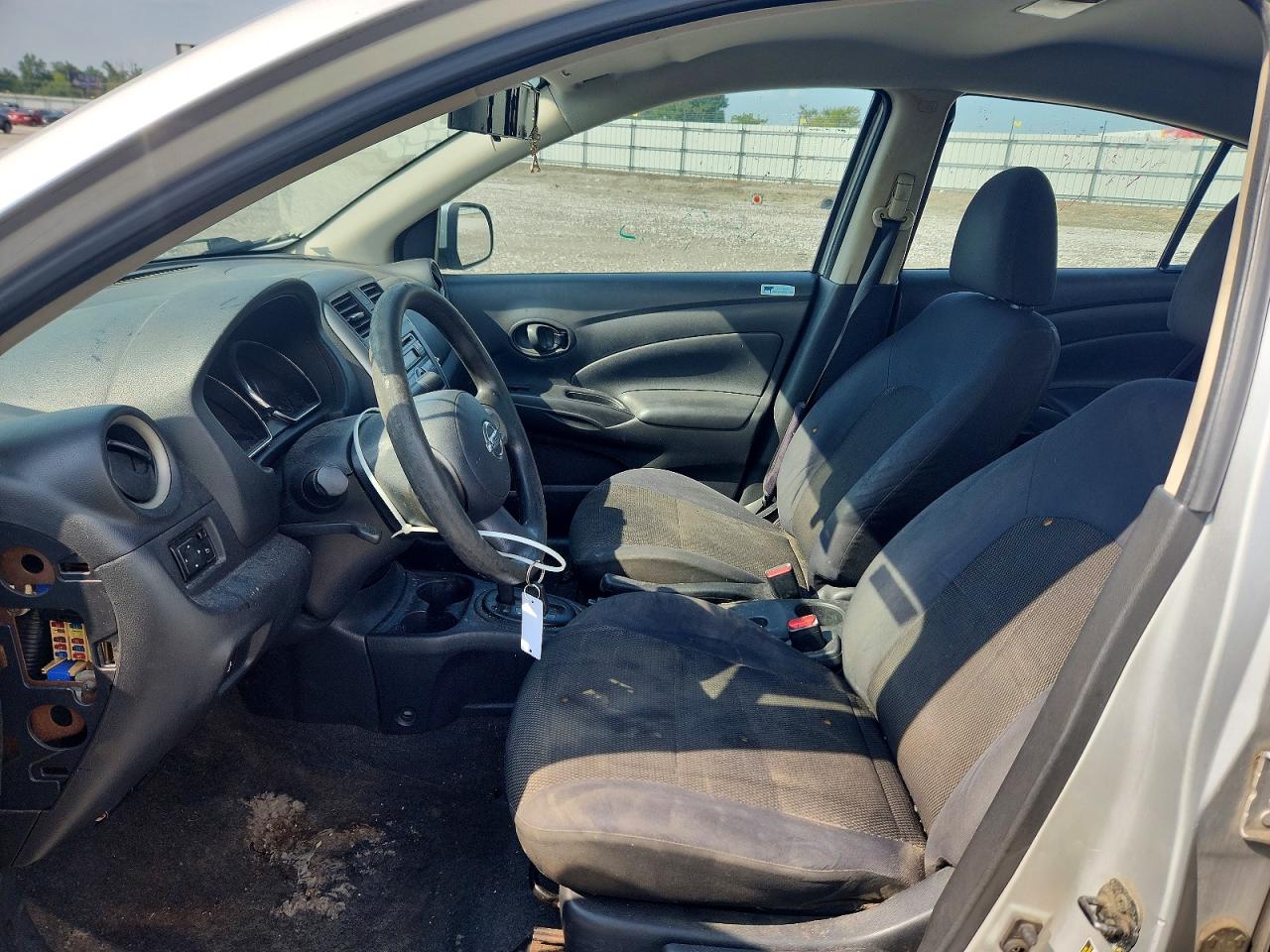 2012 Nissan Versa 1.6 S Silver vin: 3N1CN7AP4CL818280