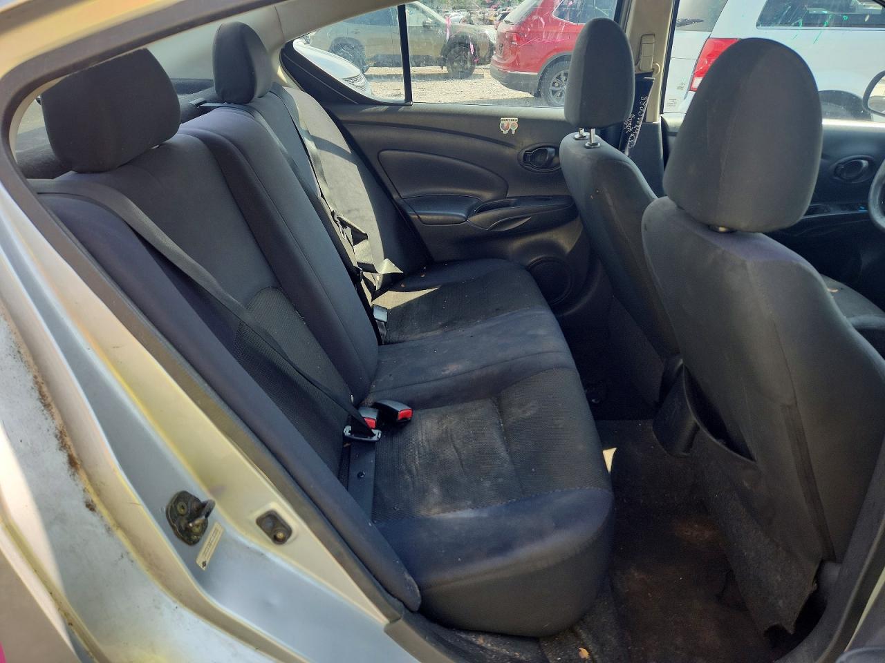 2012 Nissan Versa 1.6 S Silver vin: 3N1CN7AP4CL818280