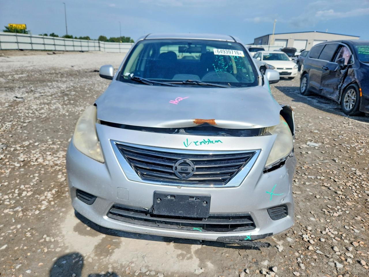 2012 Nissan Versa 1.6 S Silver vin: 3N1CN7AP4CL818280