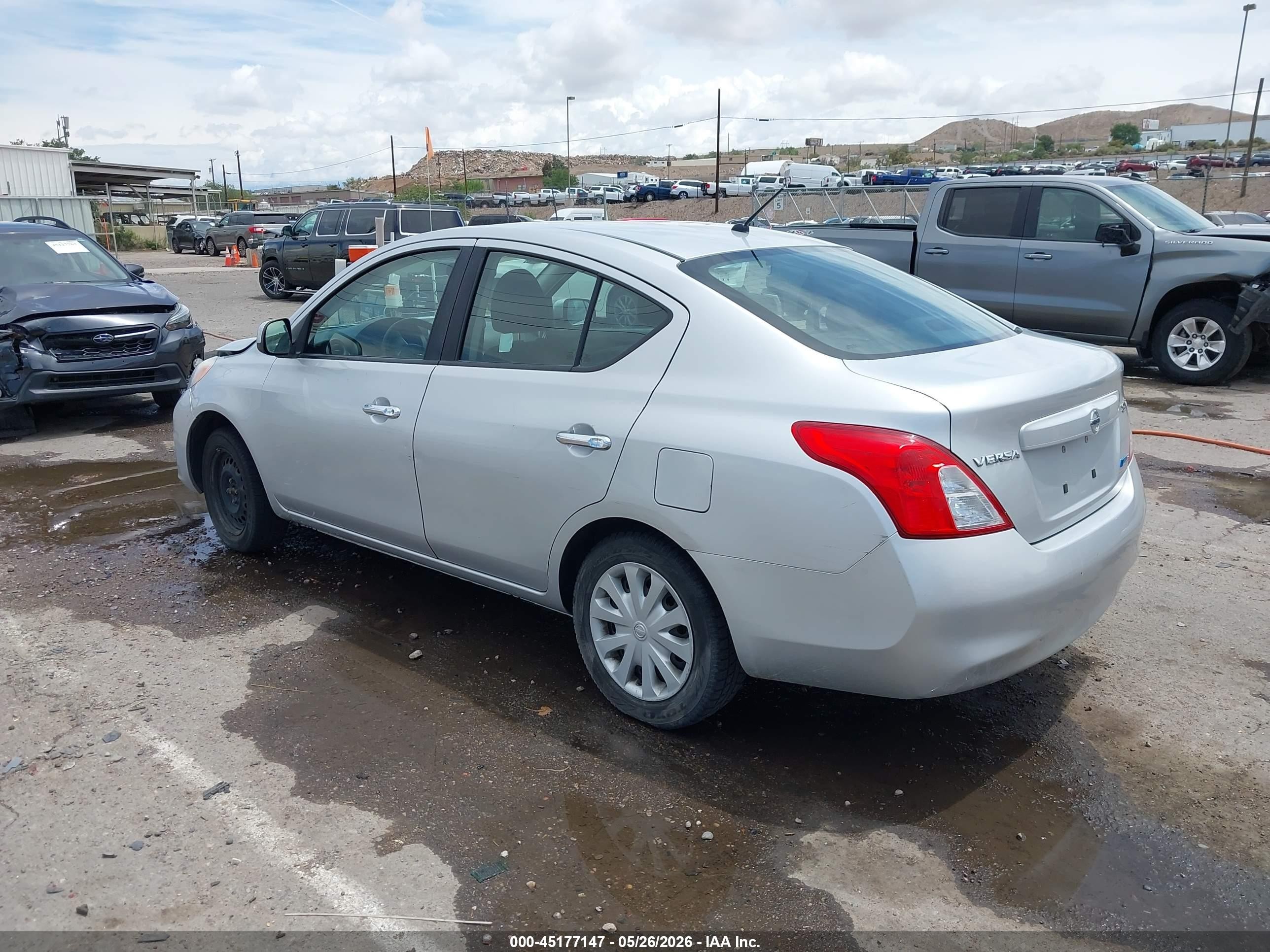 2012 Nissan Versa 1.6 Sv Silver vin: 3N1CN7AP4CL825679