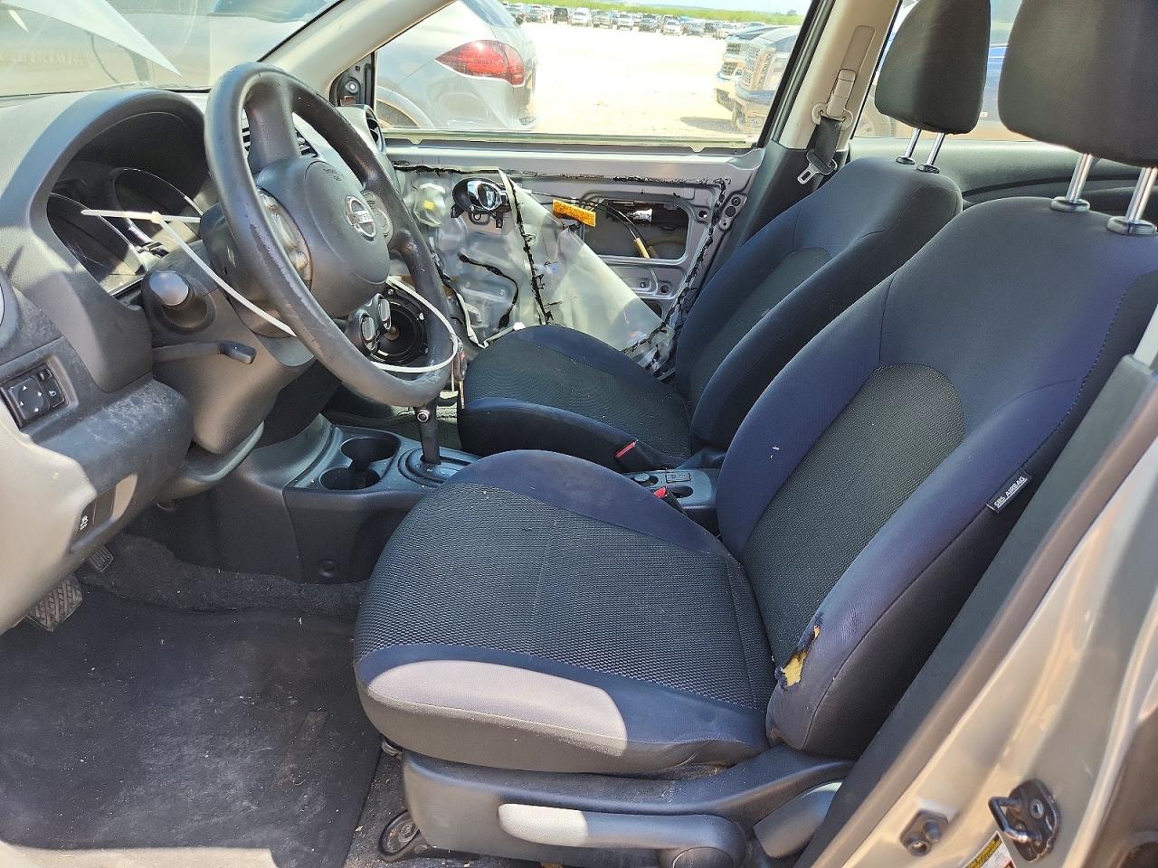 2012 Nissan Versa 1.6 S Silver vin: 3N1CN7AP4CL826833