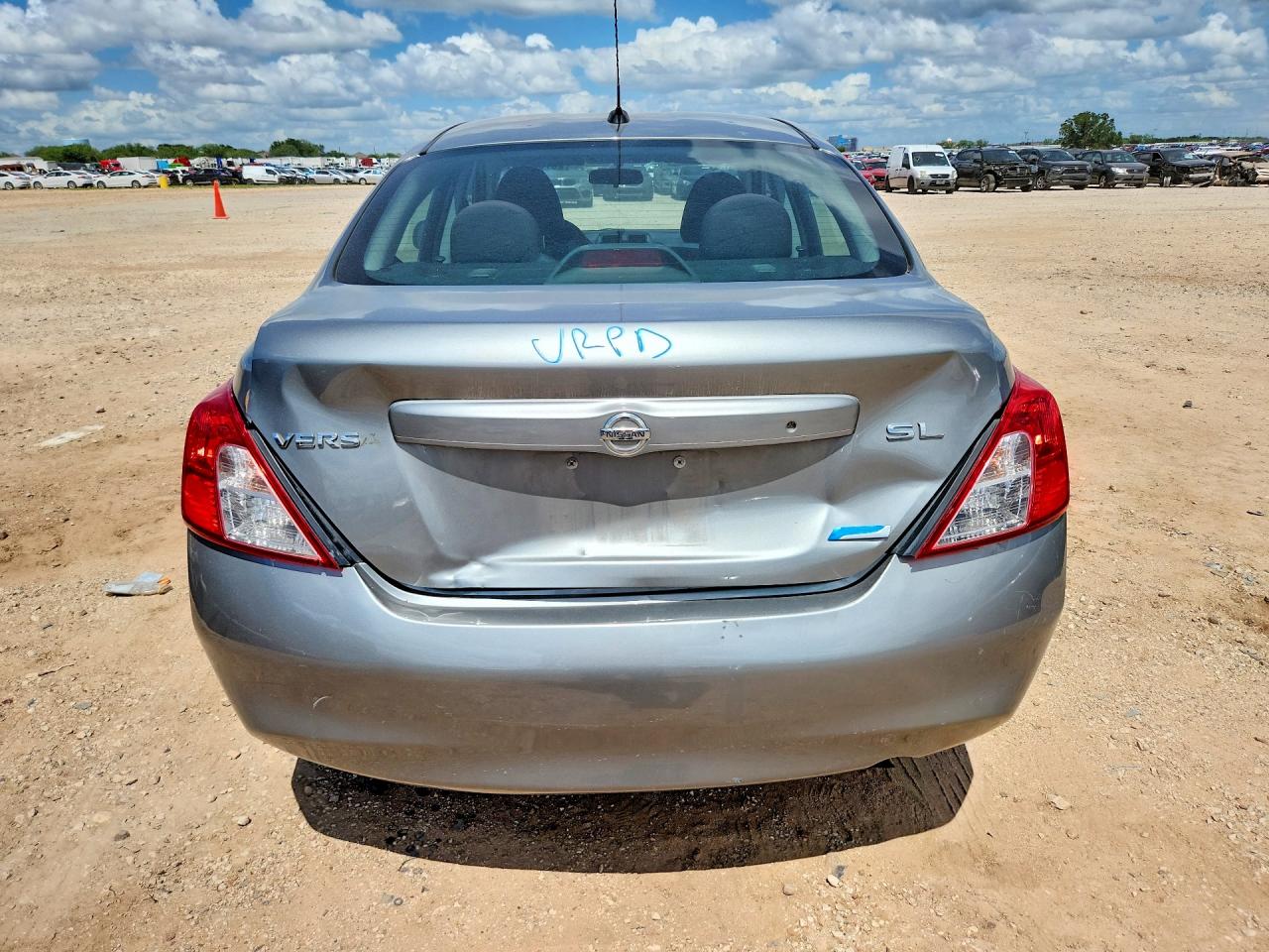 2012 Nissan Versa 1.6 S Silver vin: 3N1CN7AP4CL826833