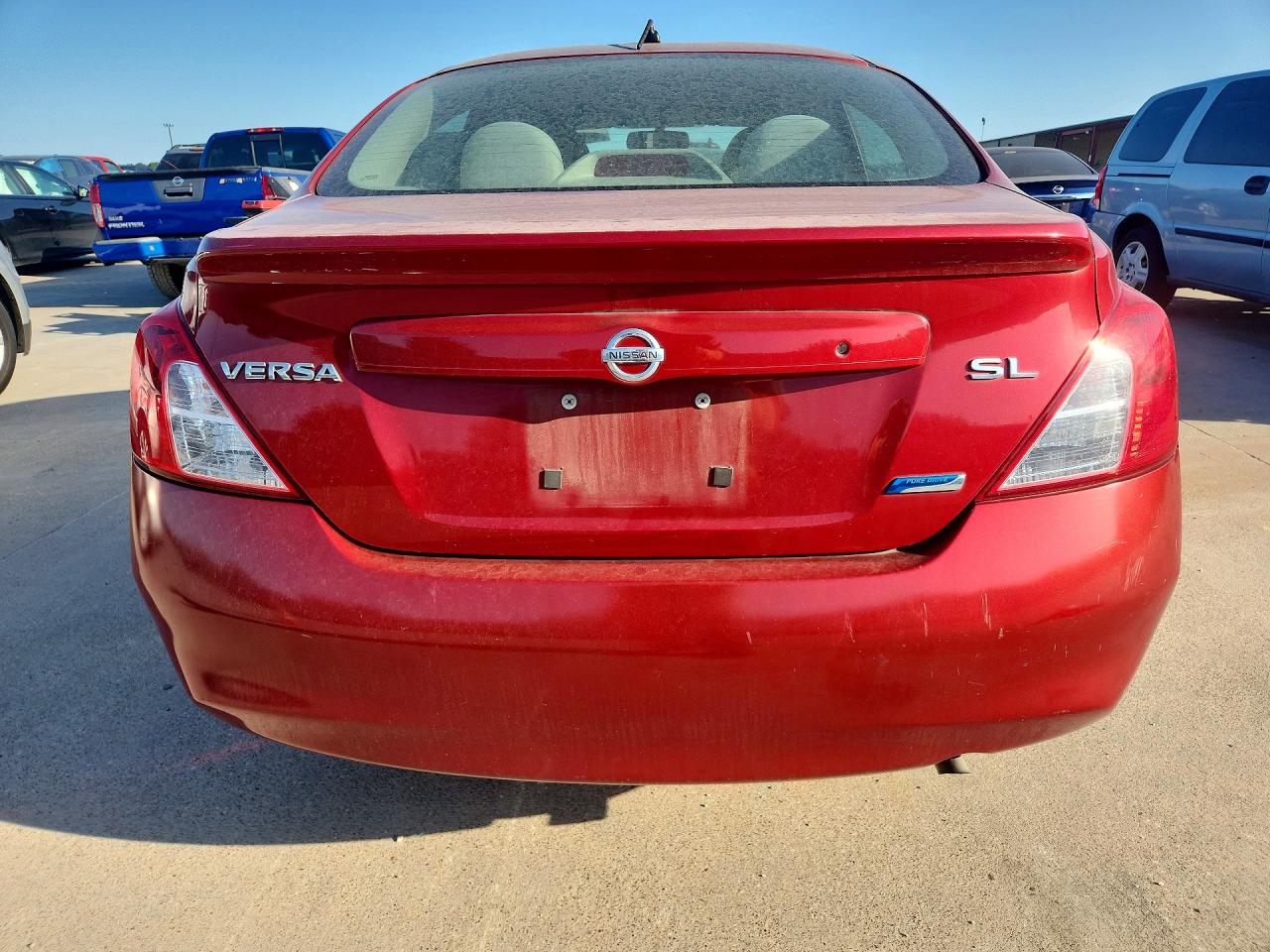 2012 Nissan Versa 1.6 S Red vin: 3N1CN7AP4CL864028