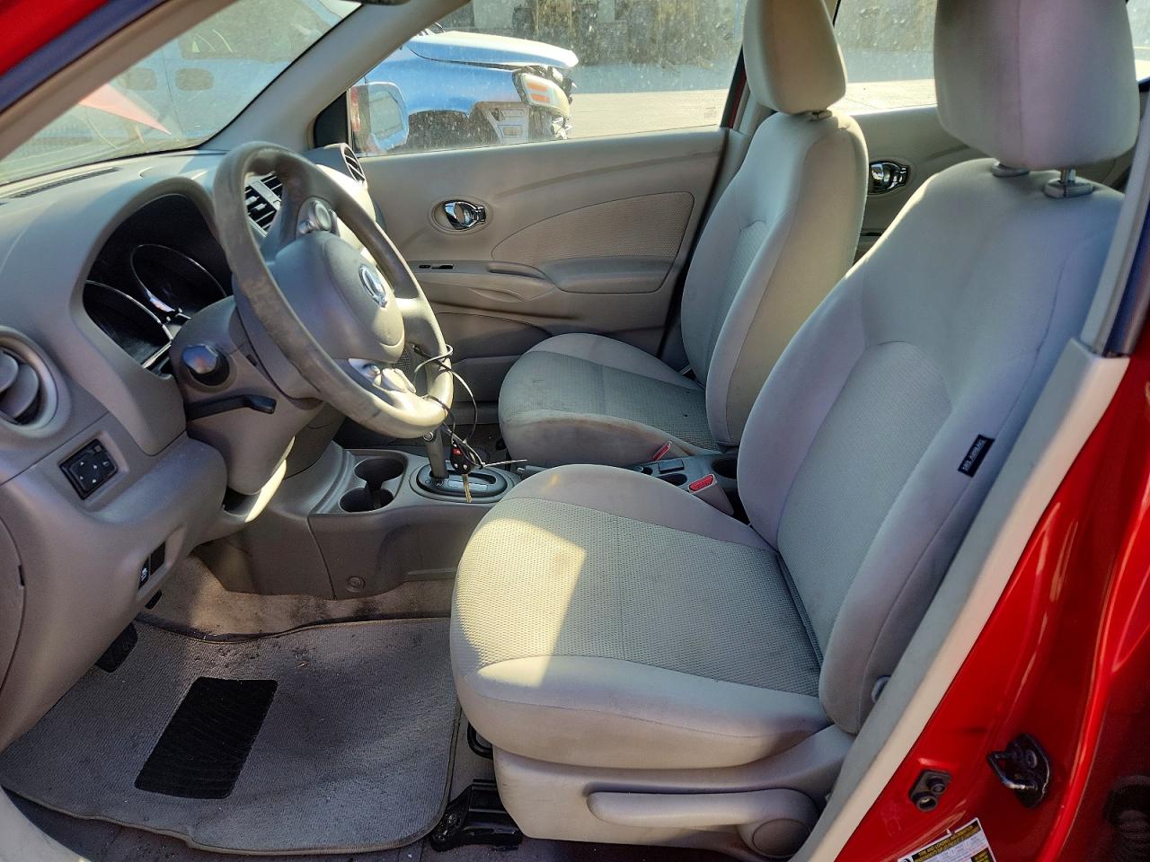 2012 Nissan Versa 1.6 S Red vin: 3N1CN7AP4CL864028