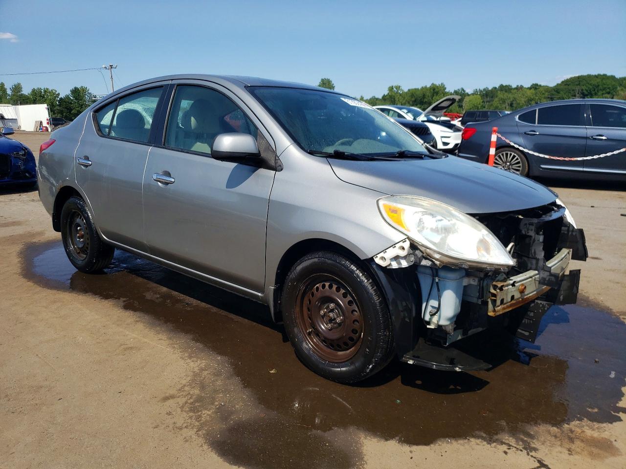 2012 Nissan Versa 1.6 S Silver vin: 3N1CN7AP4CL872758