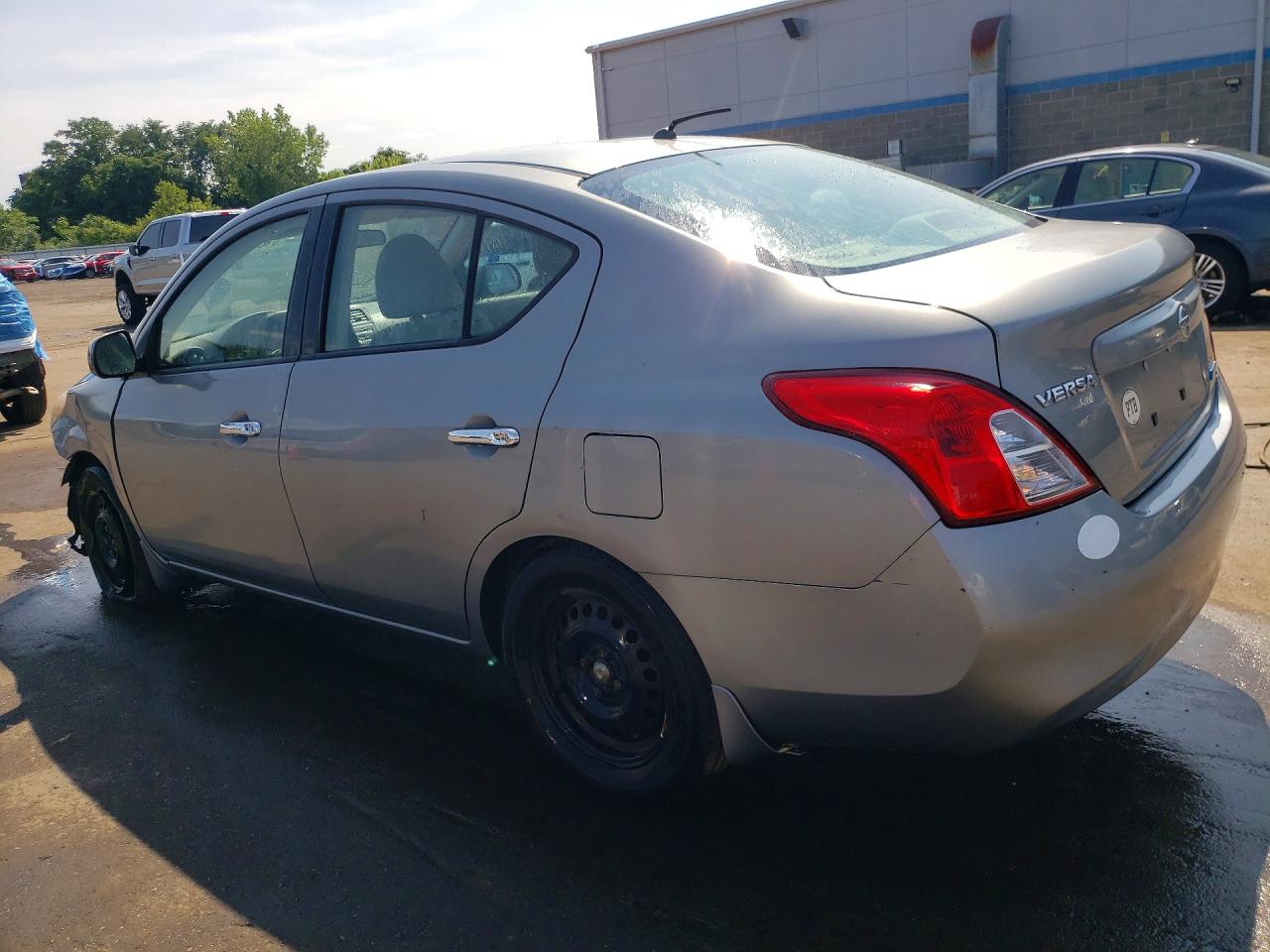 2012 Nissan Versa 1.6 S Silver vin: 3N1CN7AP4CL872758