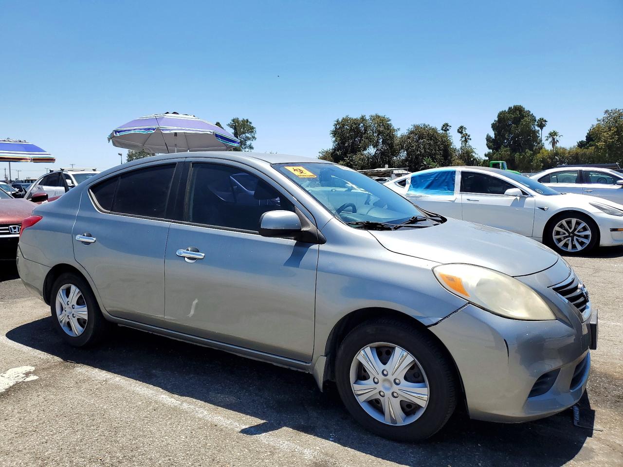 2012 Nissan Versa 1.6 S Silver vin: 3N1CN7AP4CL876650