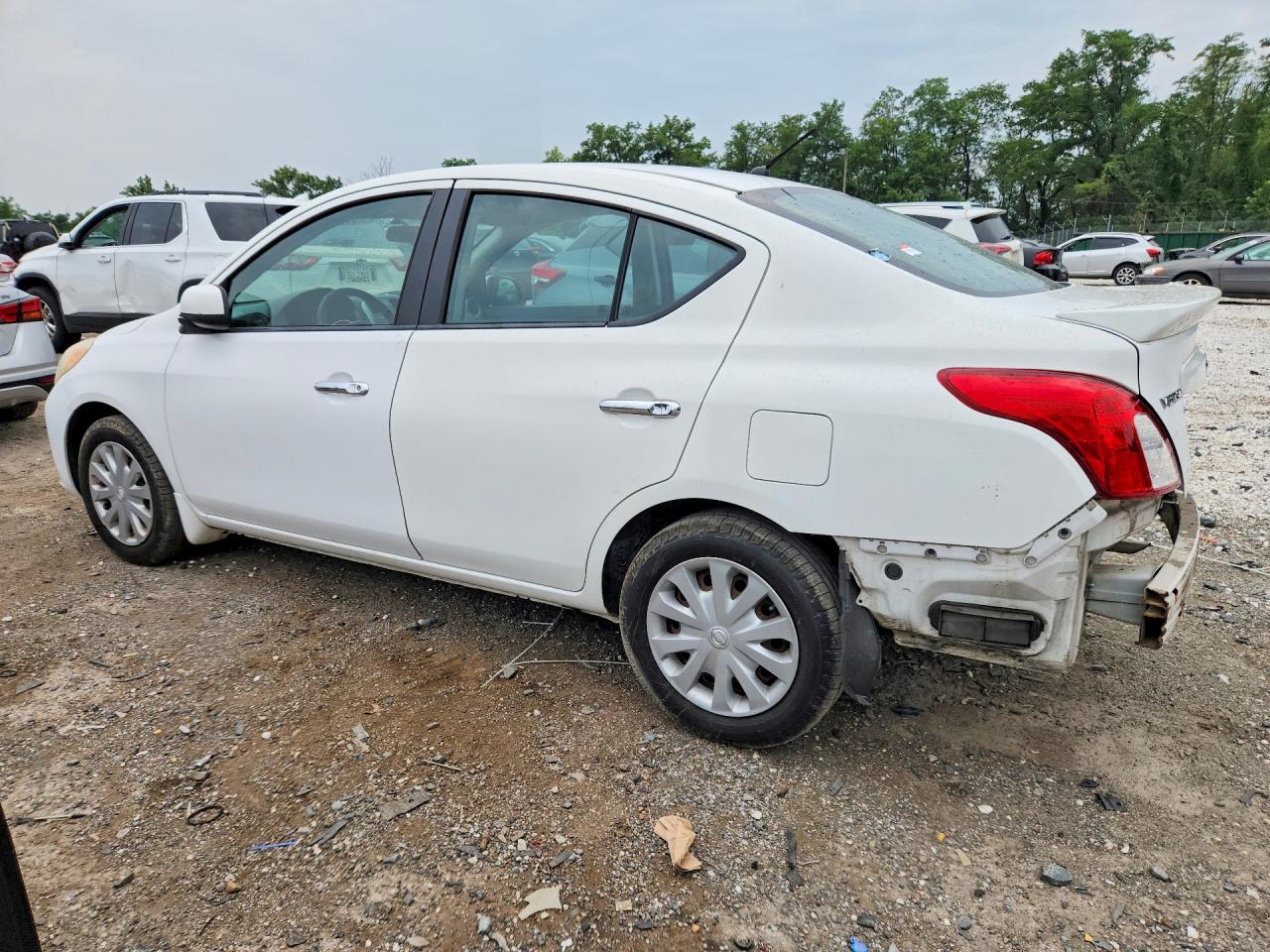 2013 Nissan Versa 1.6 S Белый vin: 3N1CN7AP4DL844184