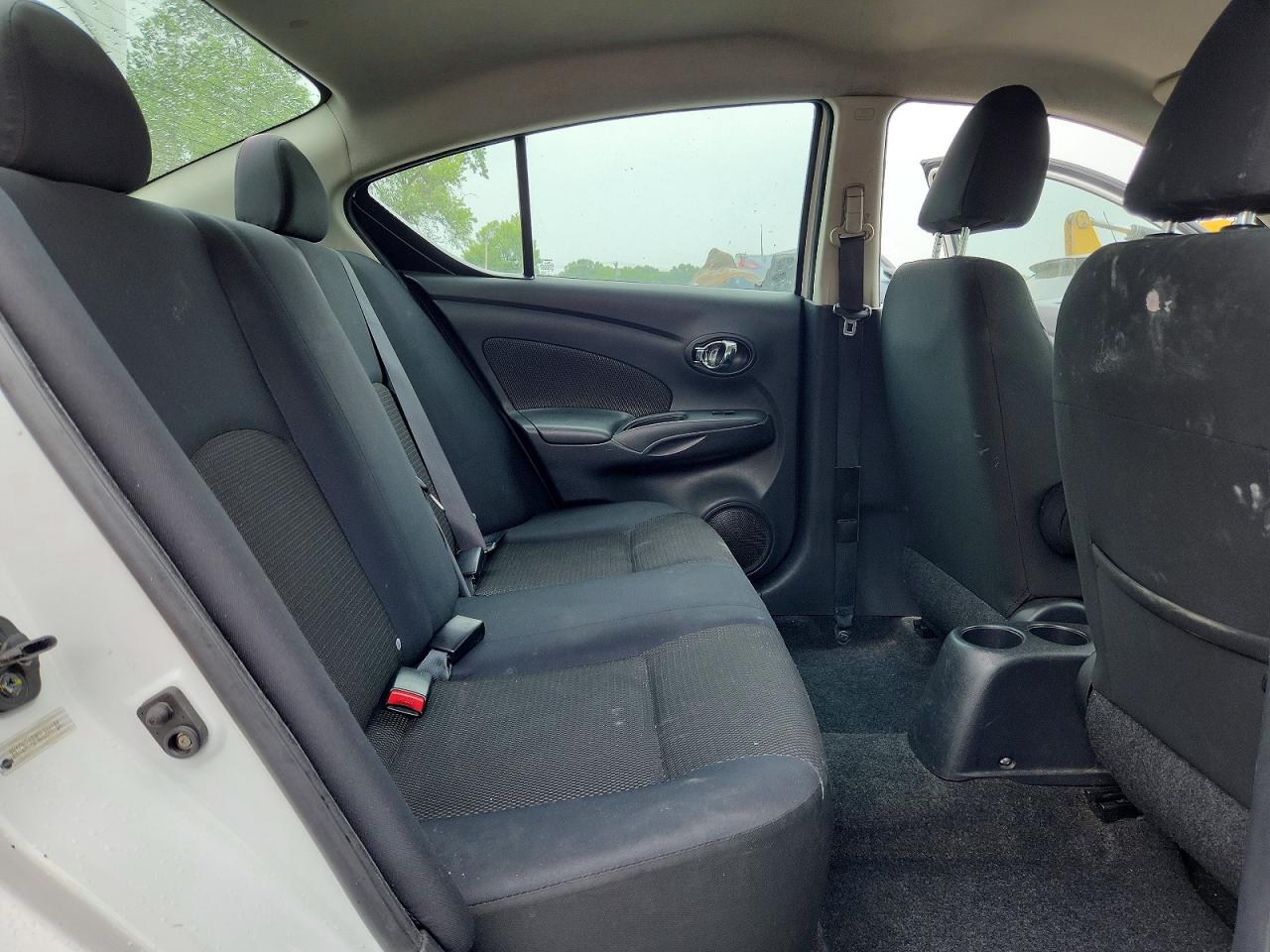 2013 Nissan Versa 1.6 S Белый vin: 3N1CN7AP4DL844184