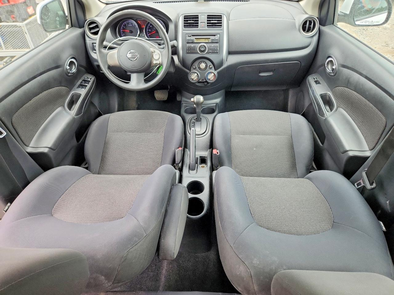 2013 Nissan Versa 1.6 S Белый vin: 3N1CN7AP4DL844184