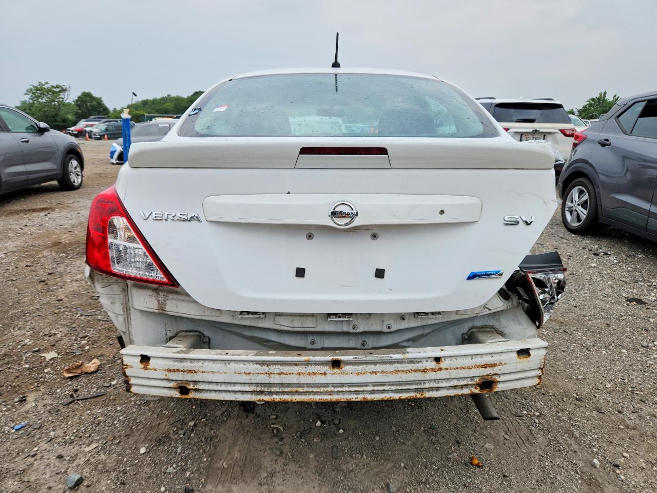2013 Nissan Versa 1.6 S Белый vin: 3N1CN7AP4DL844184