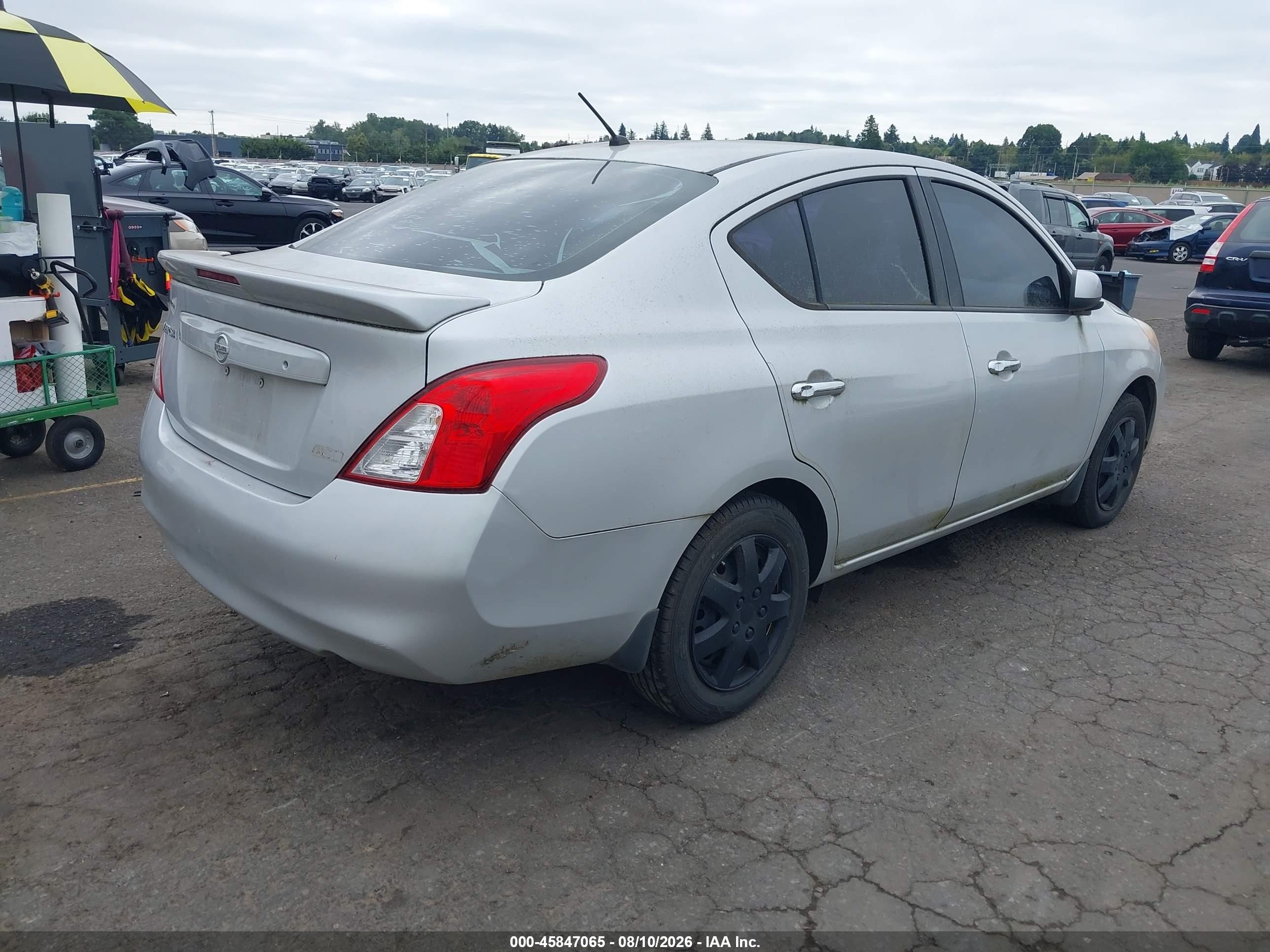 2013 Nissan Versa 1.6 Sv Silver vin: 3N1CN7AP4DL850048