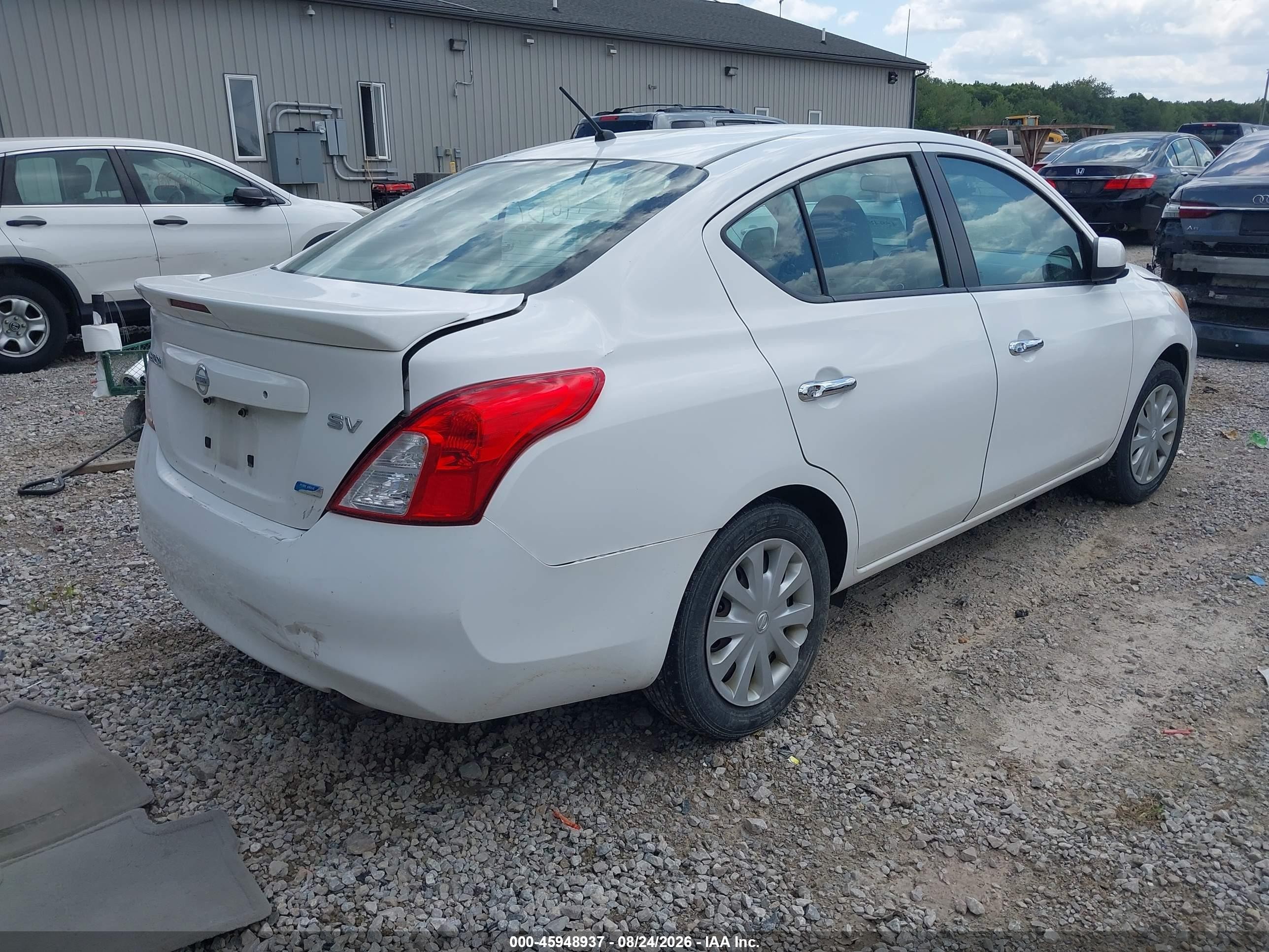 2013 Nissan Versa 1.6 Sv White vin: 3N1CN7AP4DL852401