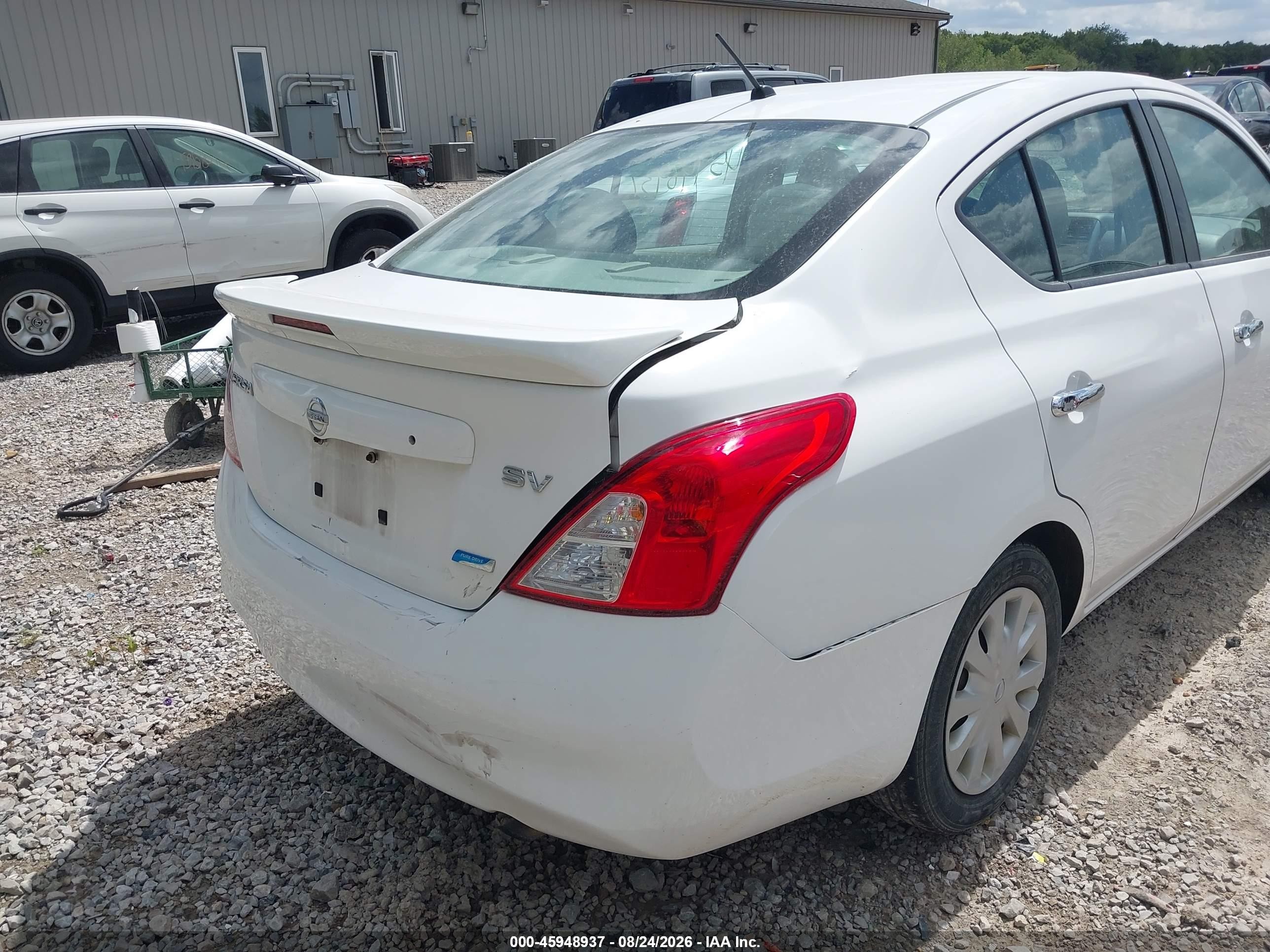 2013 Nissan Versa 1.6 Sv White vin: 3N1CN7AP4DL852401