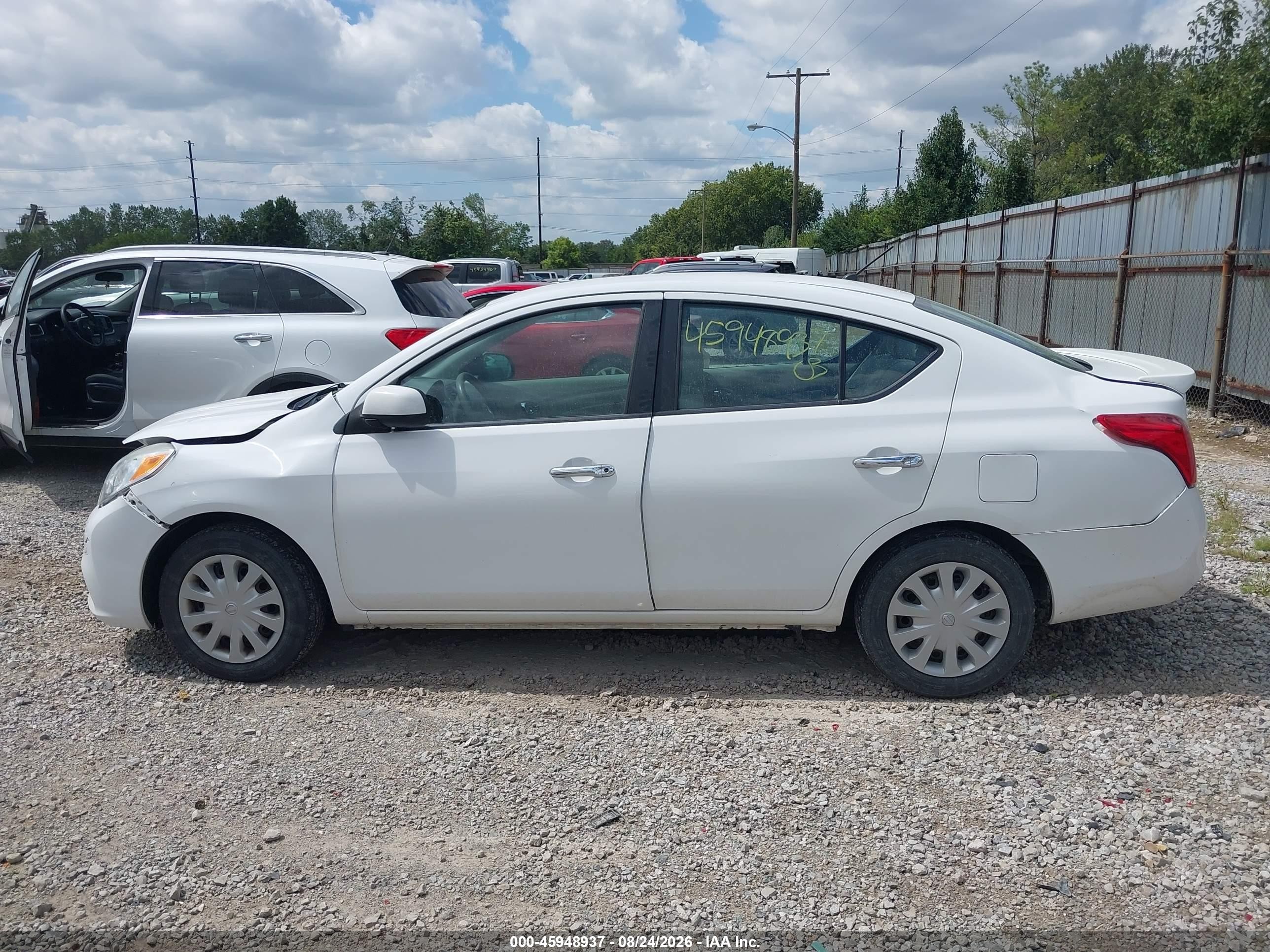 2013 Nissan Versa 1.6 Sv White vin: 3N1CN7AP4DL852401
