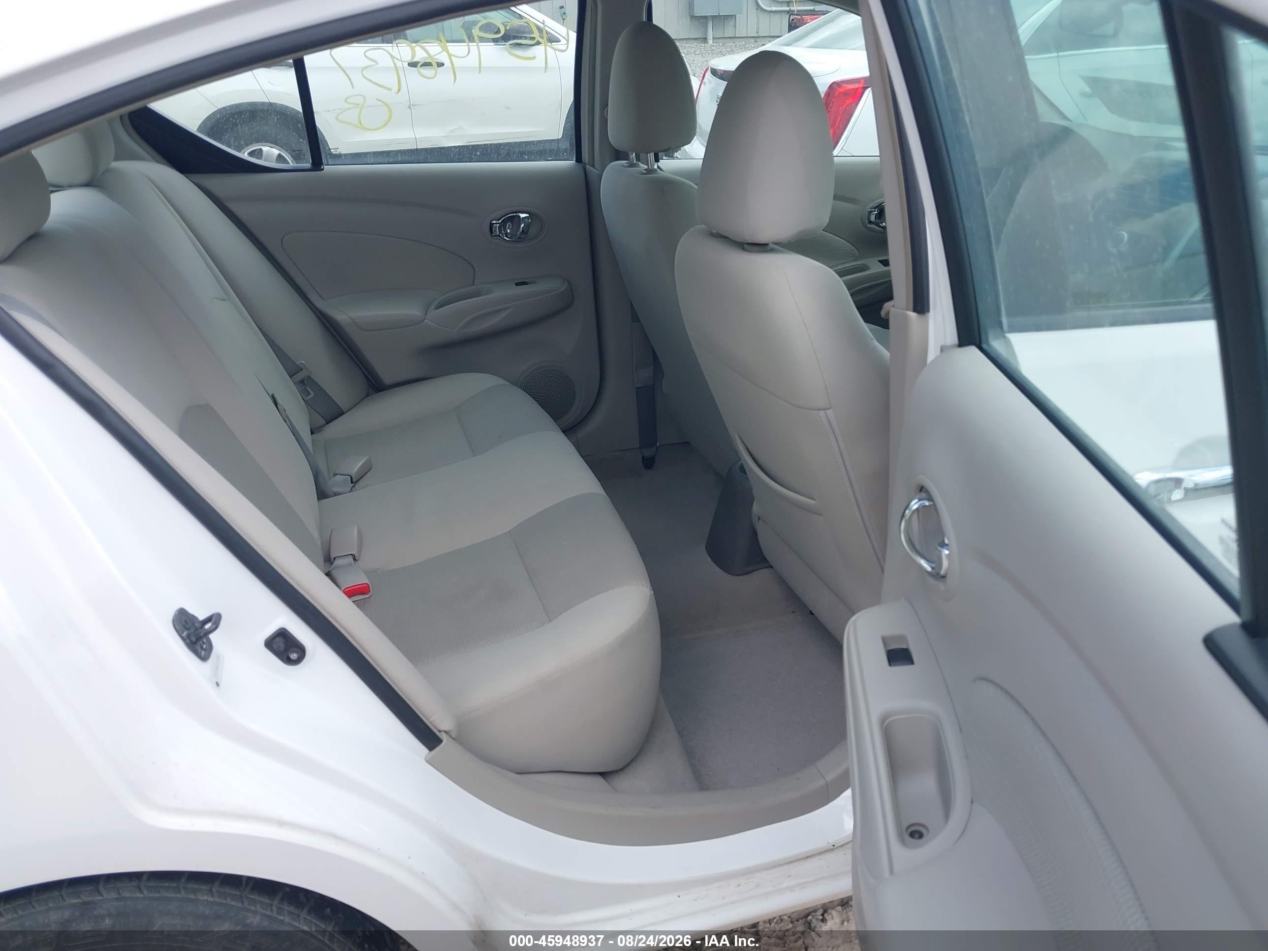 2013 Nissan Versa 1.6 Sv White vin: 3N1CN7AP4DL852401