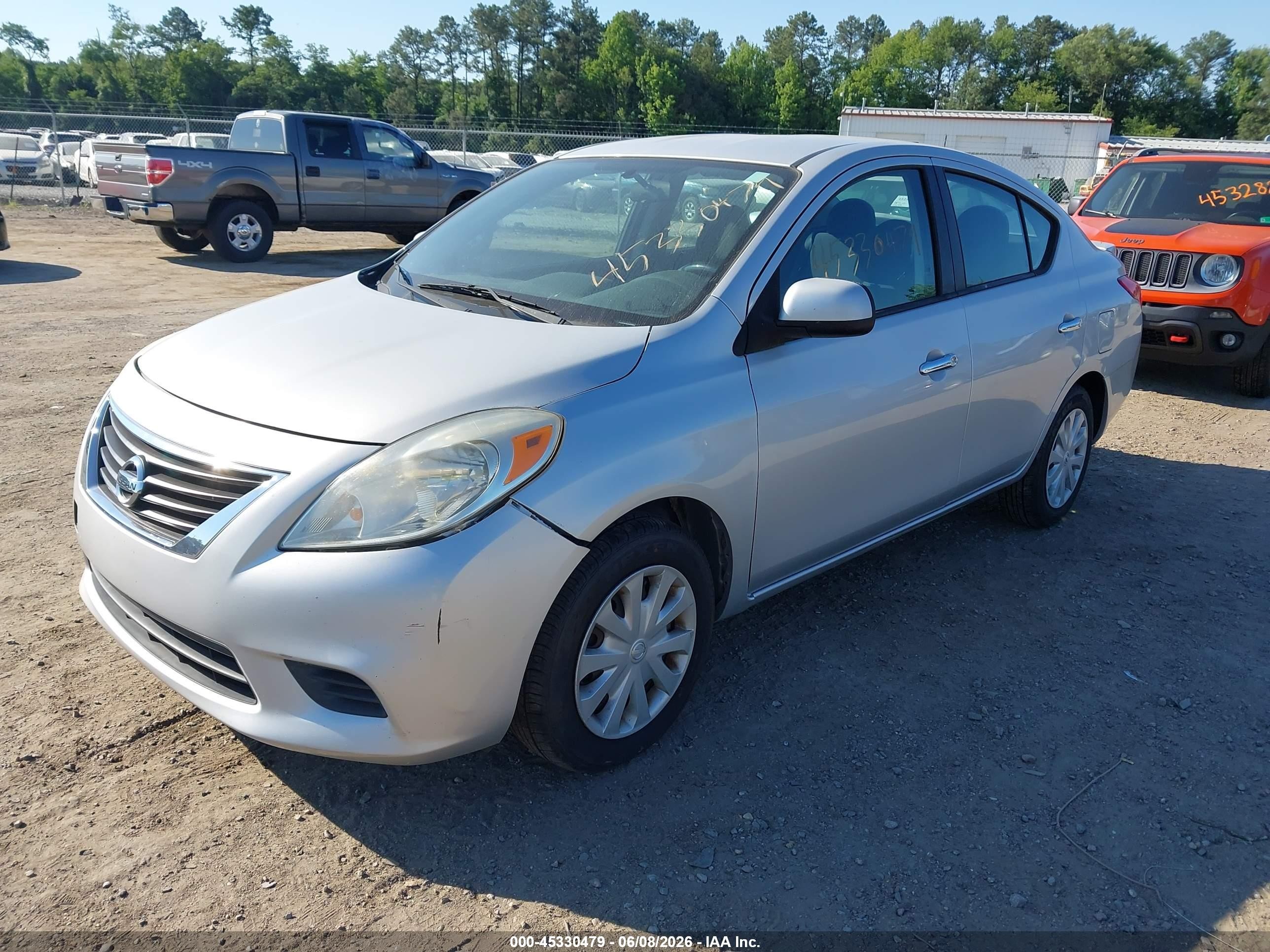 2013 Nissan Versa 1.6 Sv Серебряный vin: 3N1CN7AP4DL858991