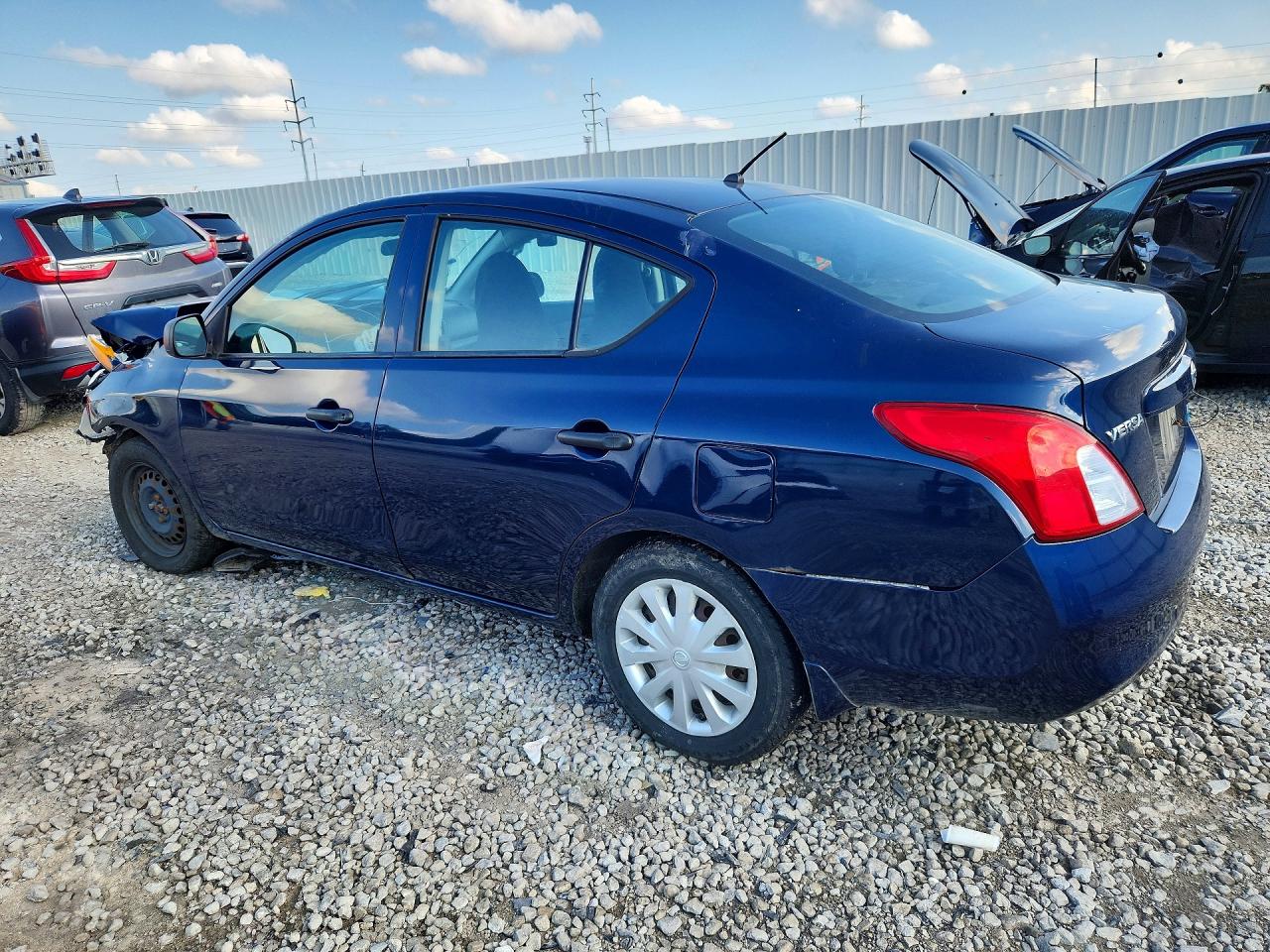 2013 Nissan Versa 1.6 S Blue vin: 3N1CN7AP4DL863804