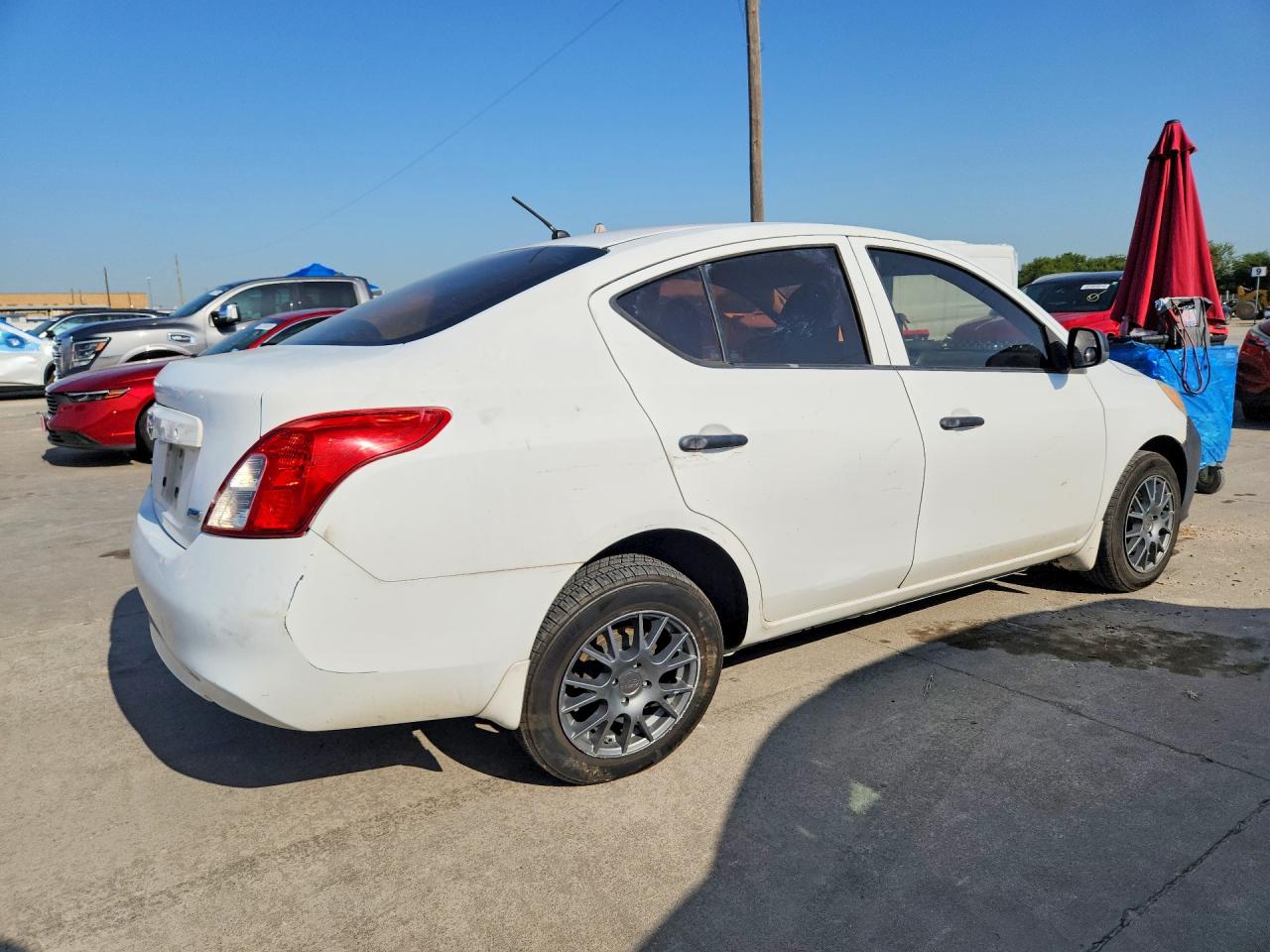 2013 Nissan Versa 1.6 S White vin: 3N1CN7AP4DL887942