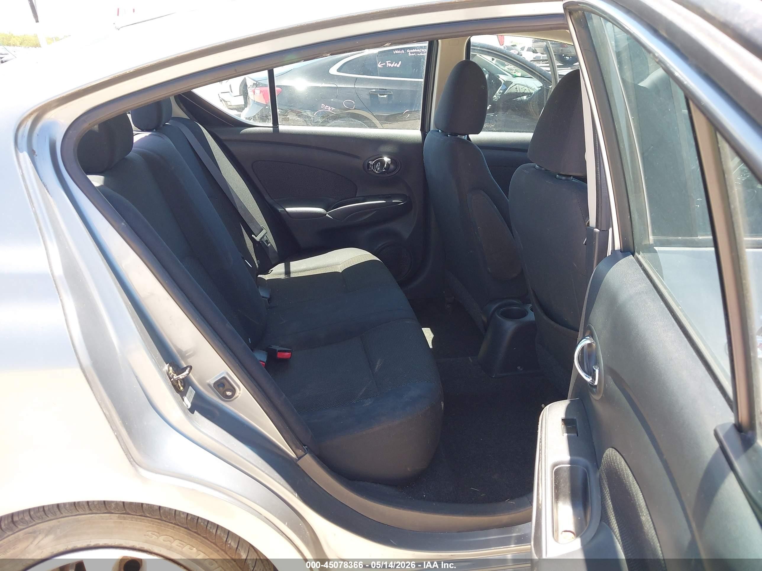 2013 Nissan Versa 1.6 Sv Silver vin: 3N1CN7AP4DL889058