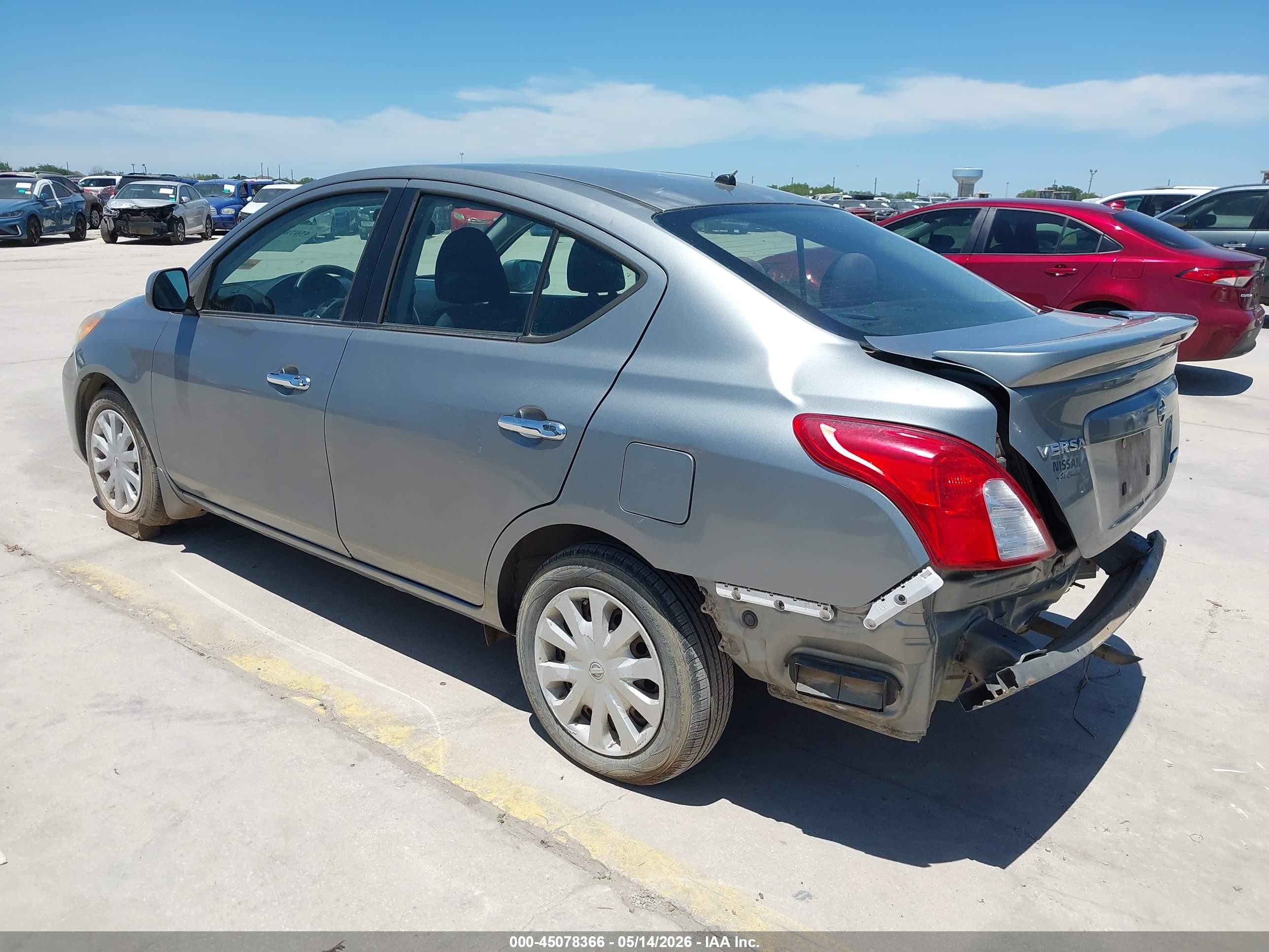 2013 Nissan Versa 1.6 Sv Silver vin: 3N1CN7AP4DL889058