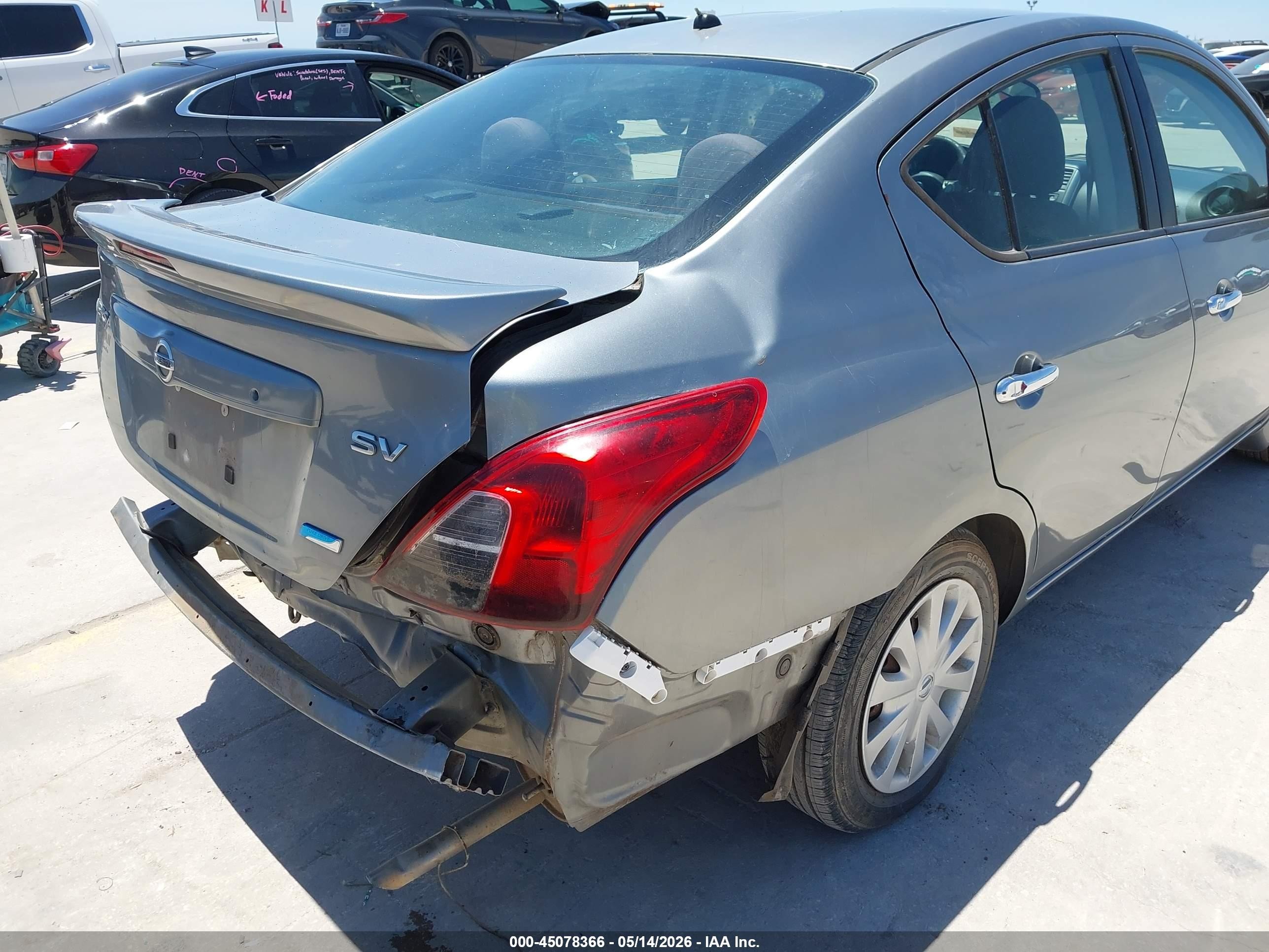 2013 Nissan Versa 1.6 Sv Silver vin: 3N1CN7AP4DL889058