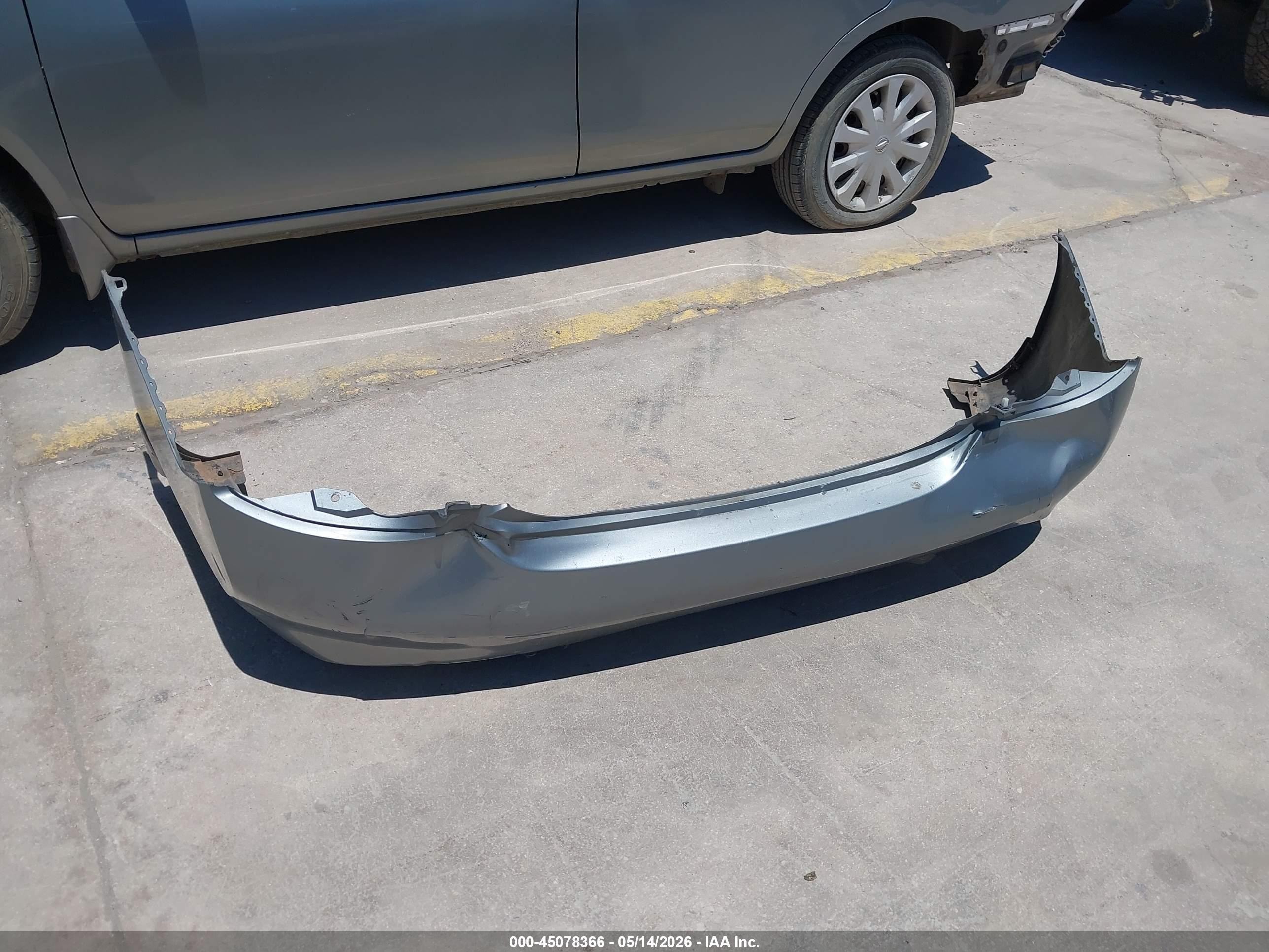 2013 Nissan Versa 1.6 Sv Silver vin: 3N1CN7AP4DL889058