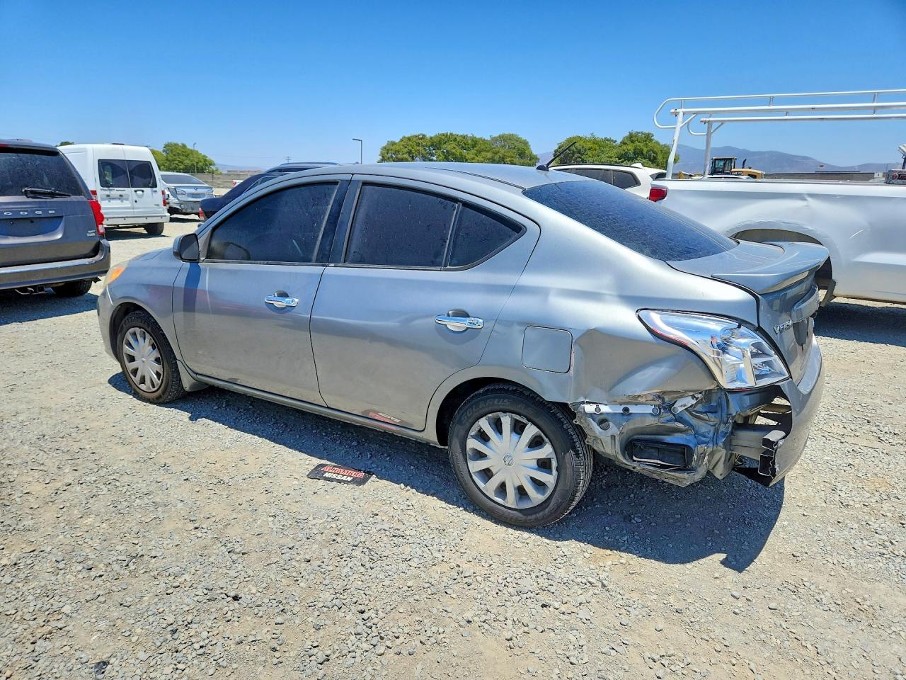 2013 Nissan Versa 1.6 S Серебряный vin: 3N1CN7AP4DL892851