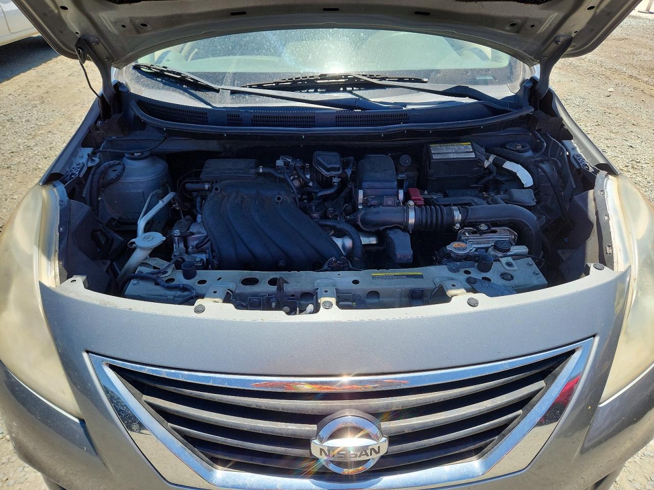 2013 Nissan Versa 1.6 S Серебряный vin: 3N1CN7AP4DL892851