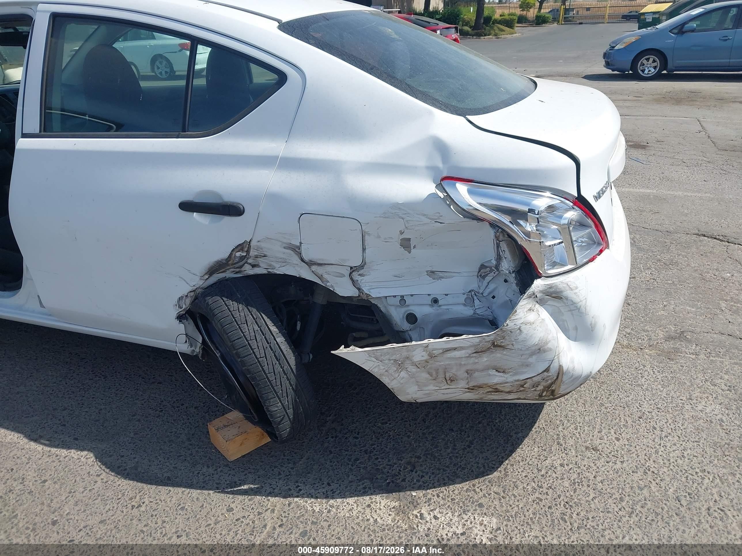 2014 Nissan Versa S Red vin: 3N1CN7AP4EL830819