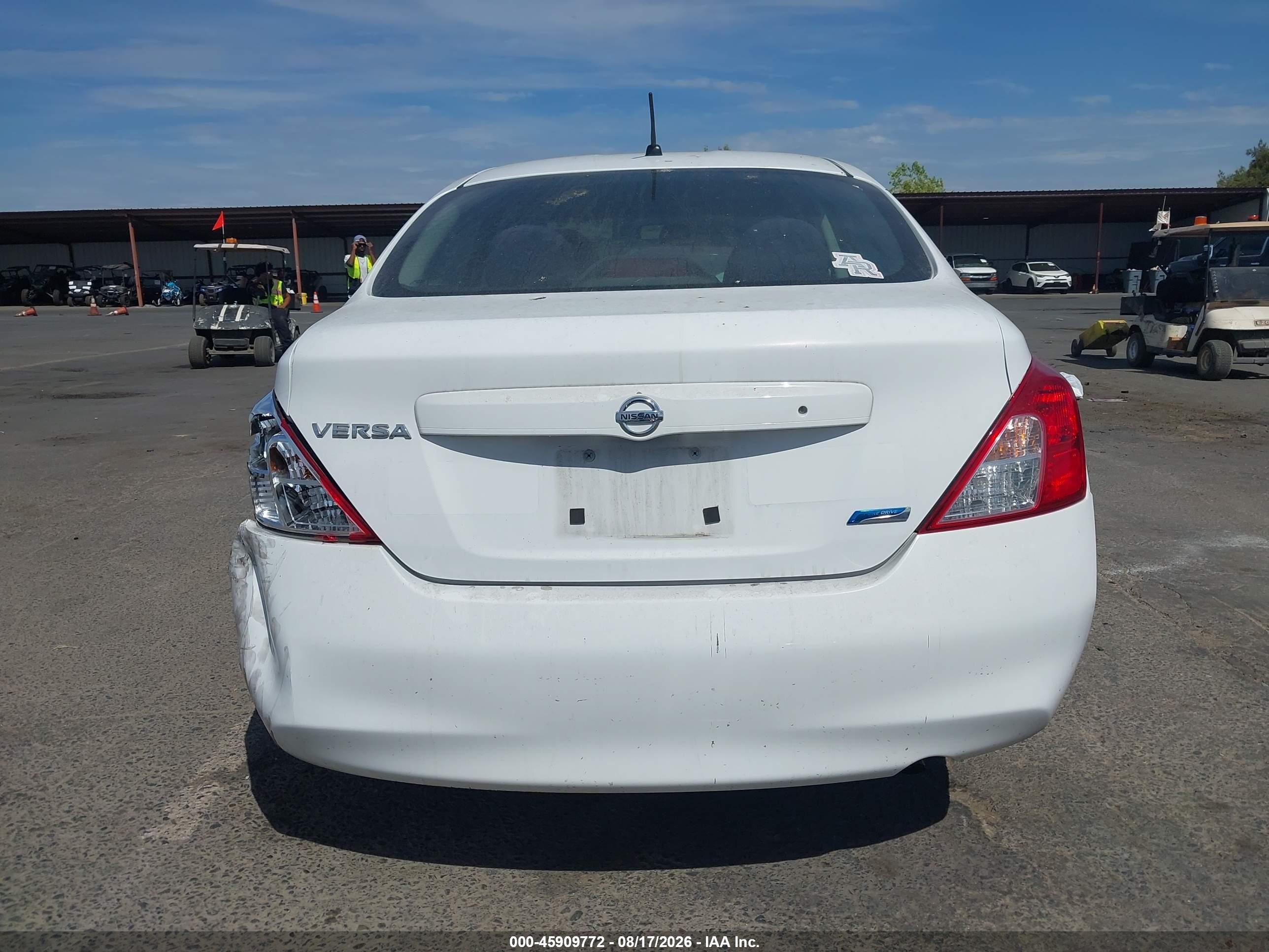 2014 Nissan Versa S Red vin: 3N1CN7AP4EL830819