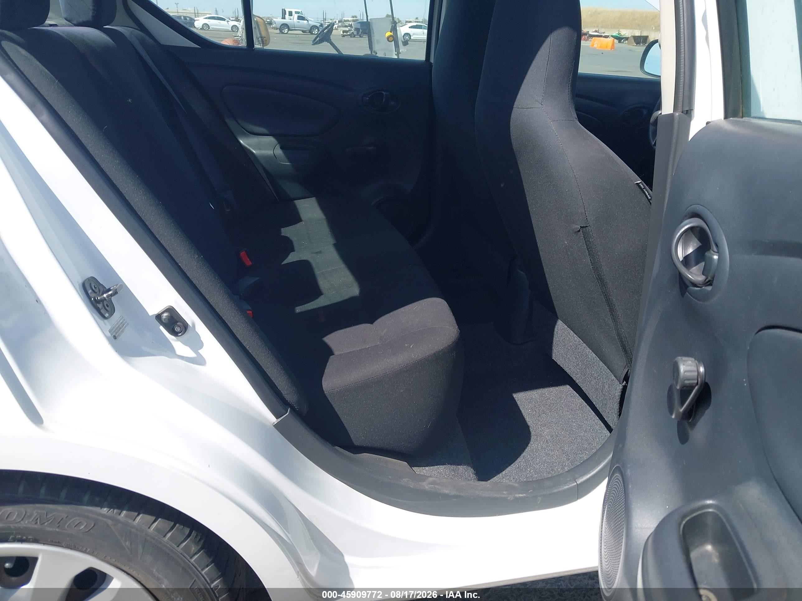 2014 Nissan Versa S Red vin: 3N1CN7AP4EL830819