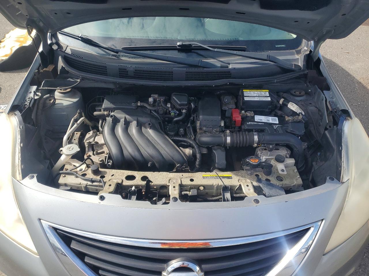 2014 Nissan Versa 1.6 Sv Серебряный vin: 3N1CN7AP4EL835132