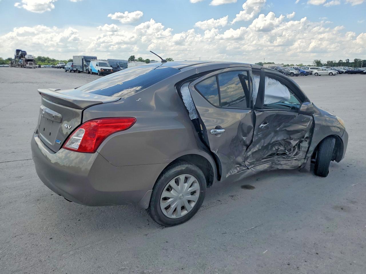 2014 Nissan Versa 1.6 Sv Gray vin: 3N1CN7AP4EL850682