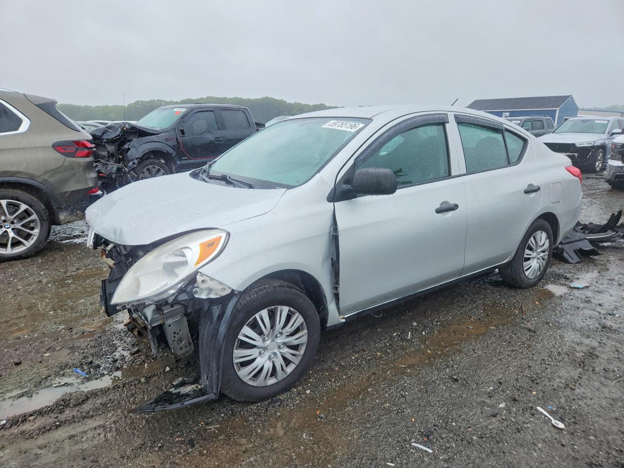 2014 Nissan Versa 1.6 S Серебряный vin: 3N1CN7AP4EL858152