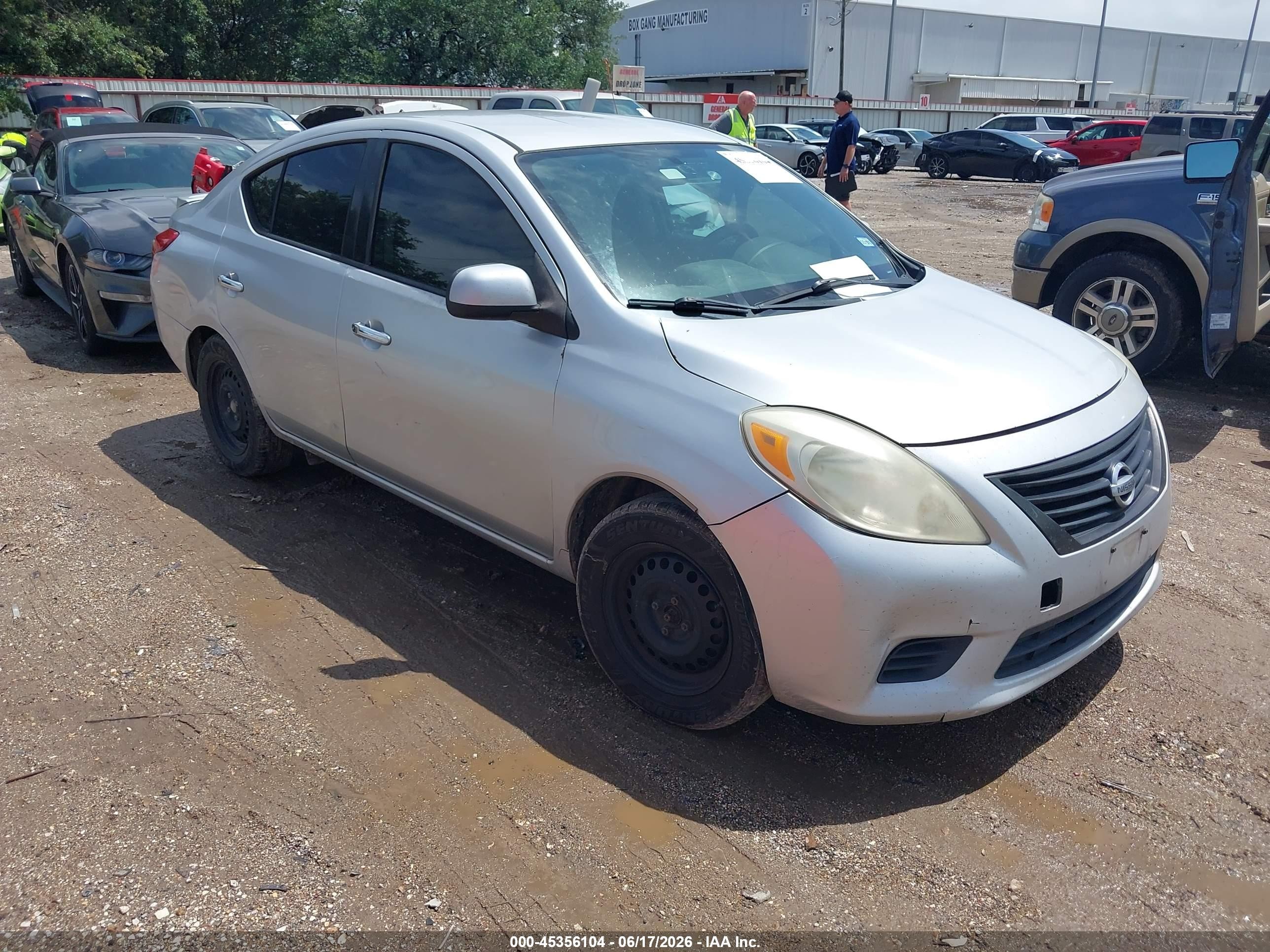 2014 Nissan Versa 1.6 Sv Серебряный vin: 3N1CN7AP4EL868356