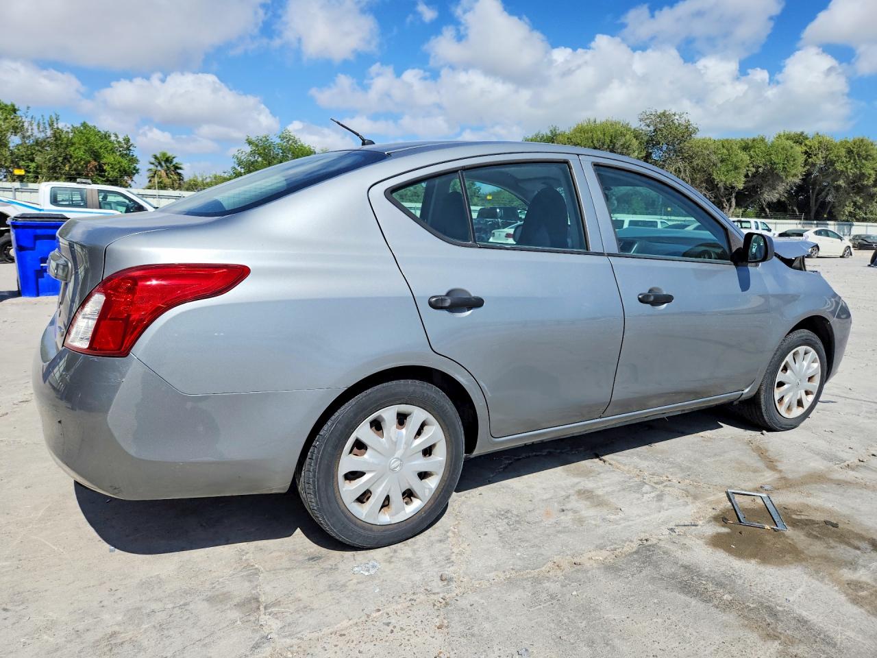 2014 Nissan Versa 1.6 S Gray vin: 3N1CN7AP4EL869748
