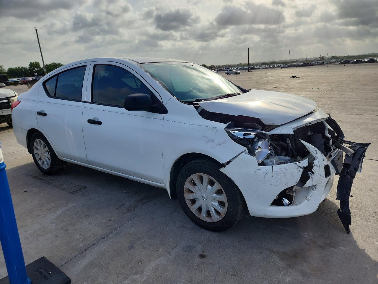 2015 Nissan Versa 1.6 S White vin: 3N1CN7AP4FL807624