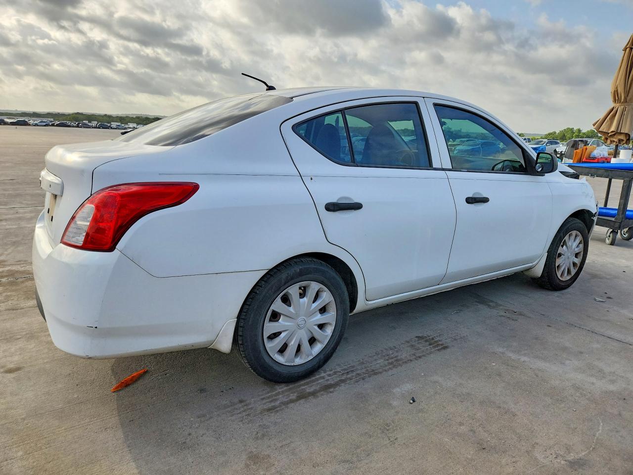 2015 Nissan Versa 1.6 S White vin: 3N1CN7AP4FL807624