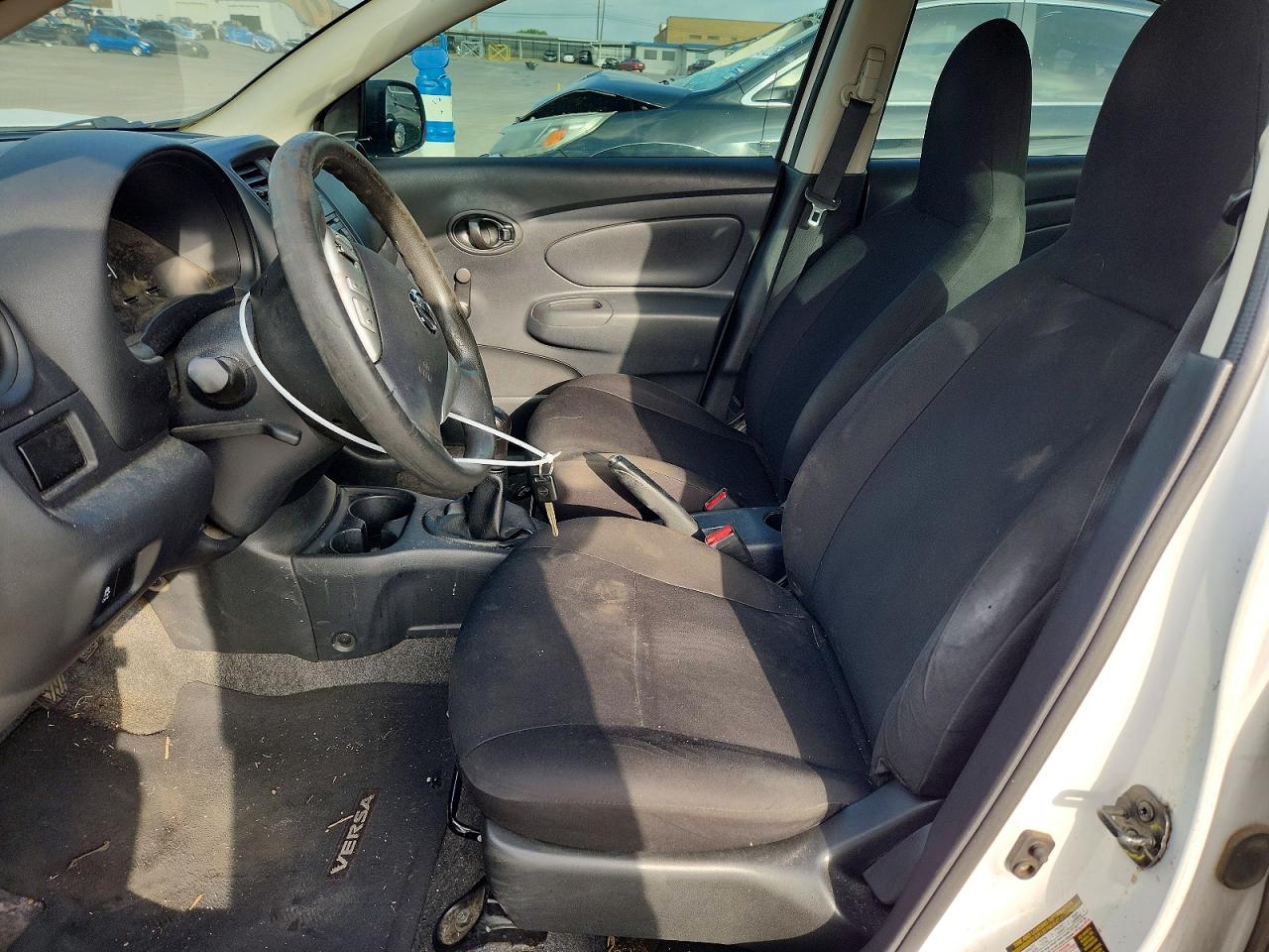 2015 Nissan Versa 1.6 S White vin: 3N1CN7AP4FL807624