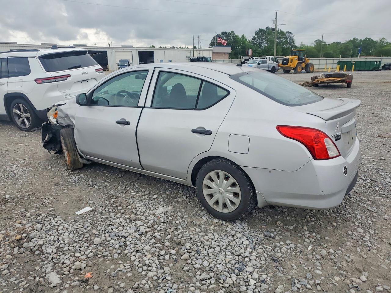 2015 Nissan Versa 1.6 S Plus Silver vin: 3N1CN7AP4FL807686