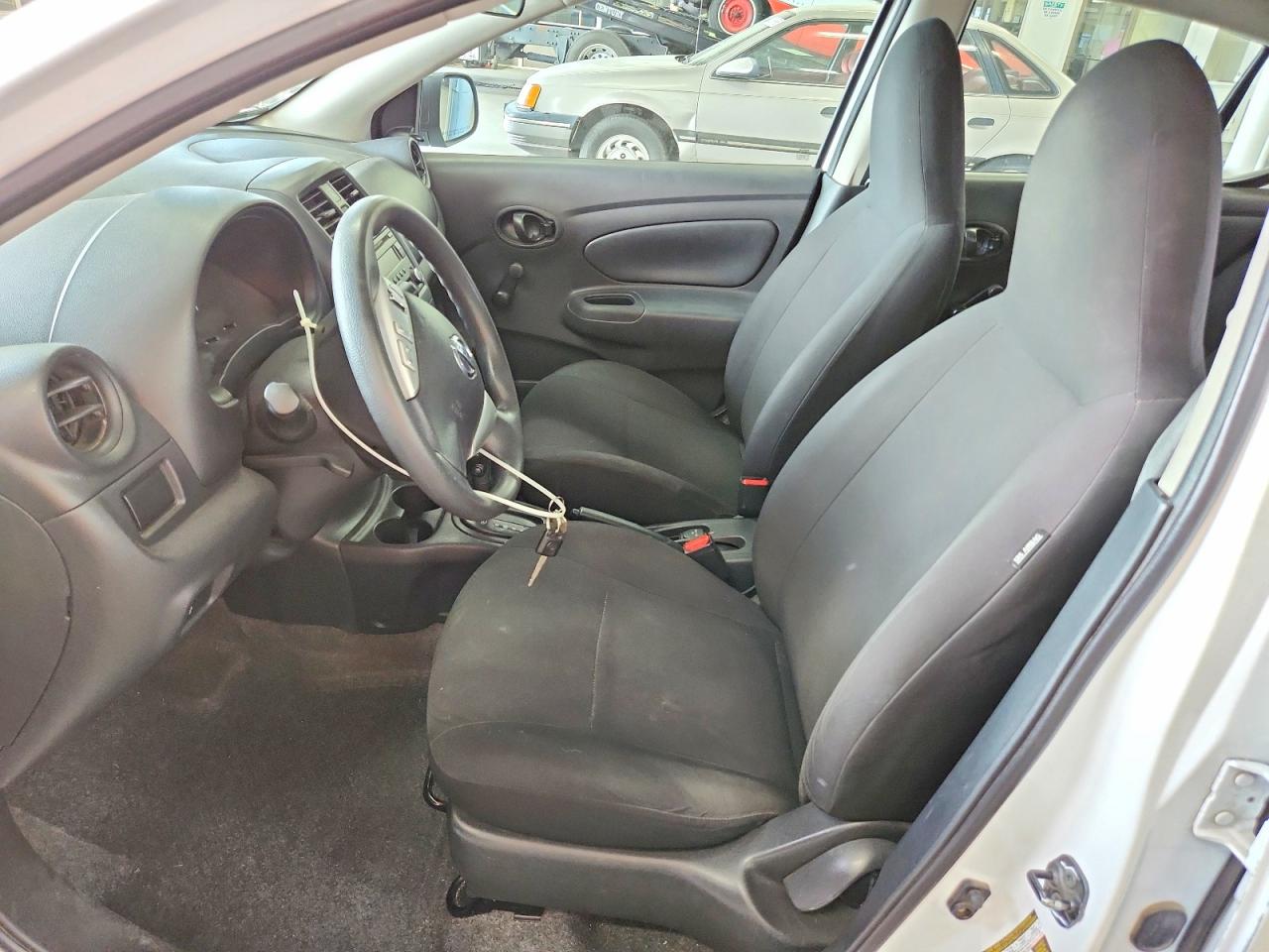 2015 Nissan Versa 1.6 S White vin: 3N1CN7AP4FL814802