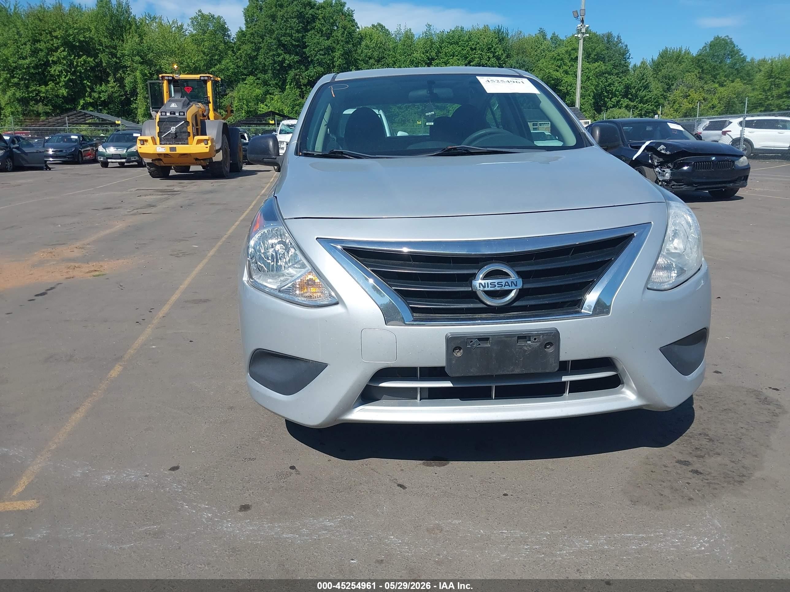 2015 Nissan Versa 1.6 S+ Silver vin: 3N1CN7AP4FL816467
