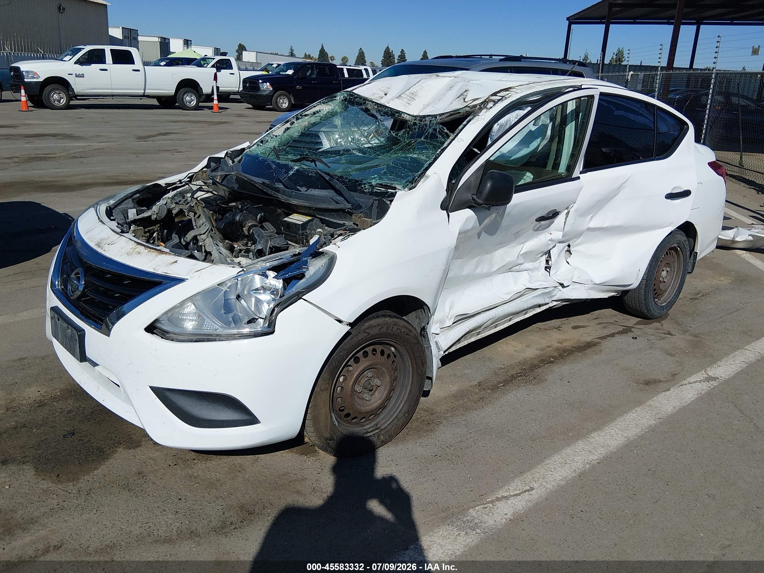 2015 Nissan Versa 1.6 S Белый vin: 3N1CN7AP4FL816856