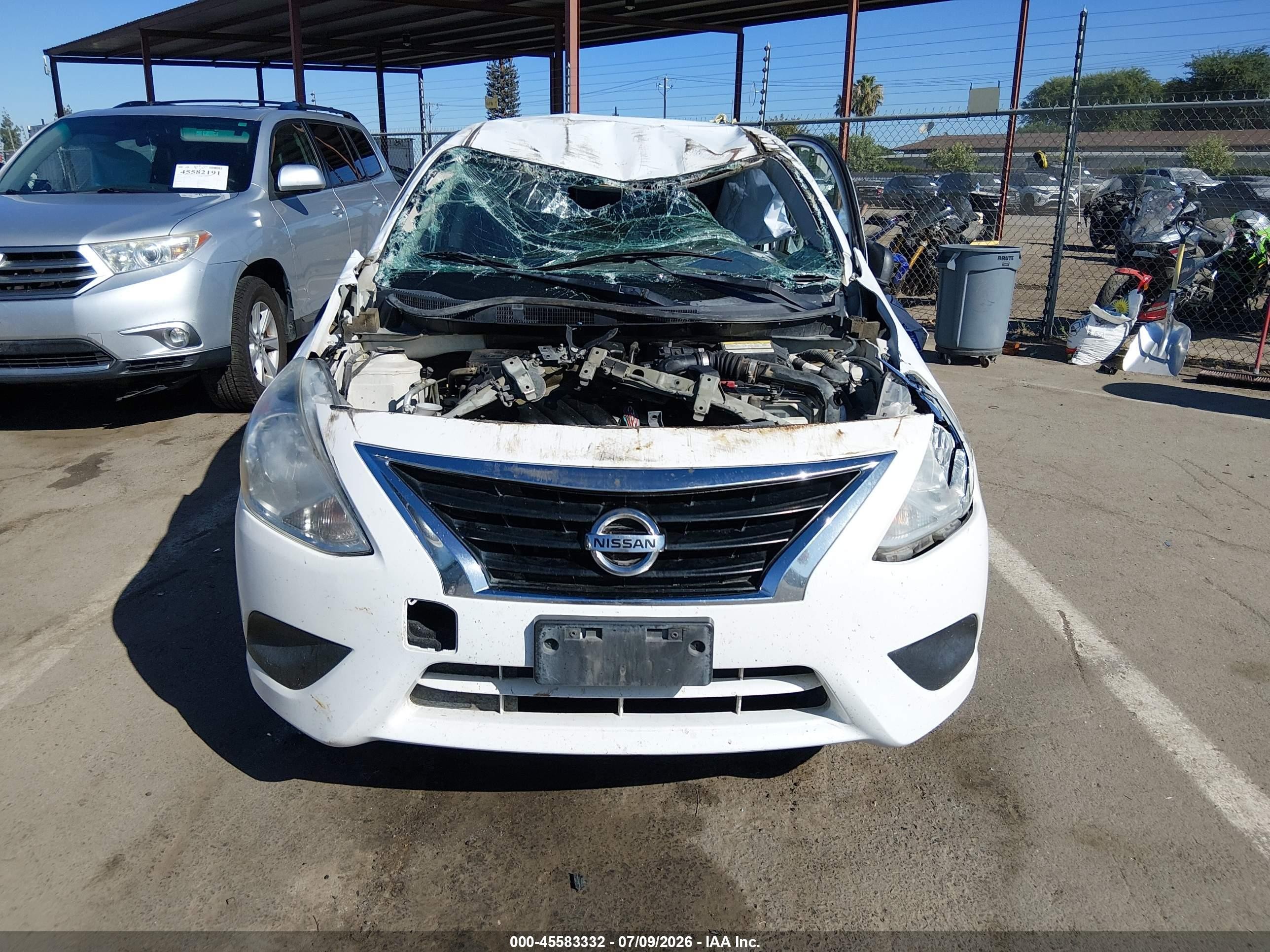 2015 Nissan Versa 1.6 S Белый vin: 3N1CN7AP4FL816856