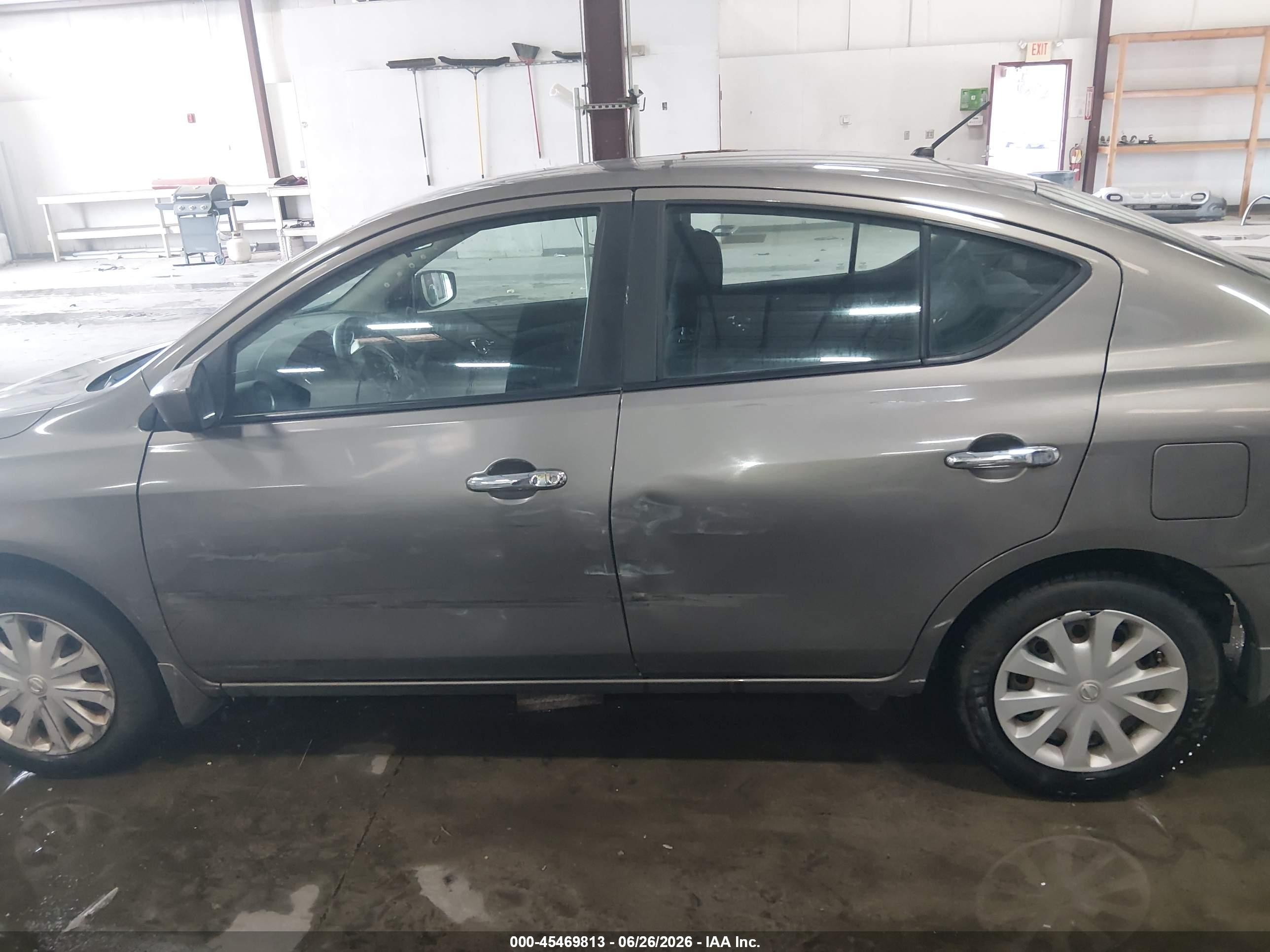 2015 Nissan Versa 1.6 Sv Gray vin: 3N1CN7AP4FL831261